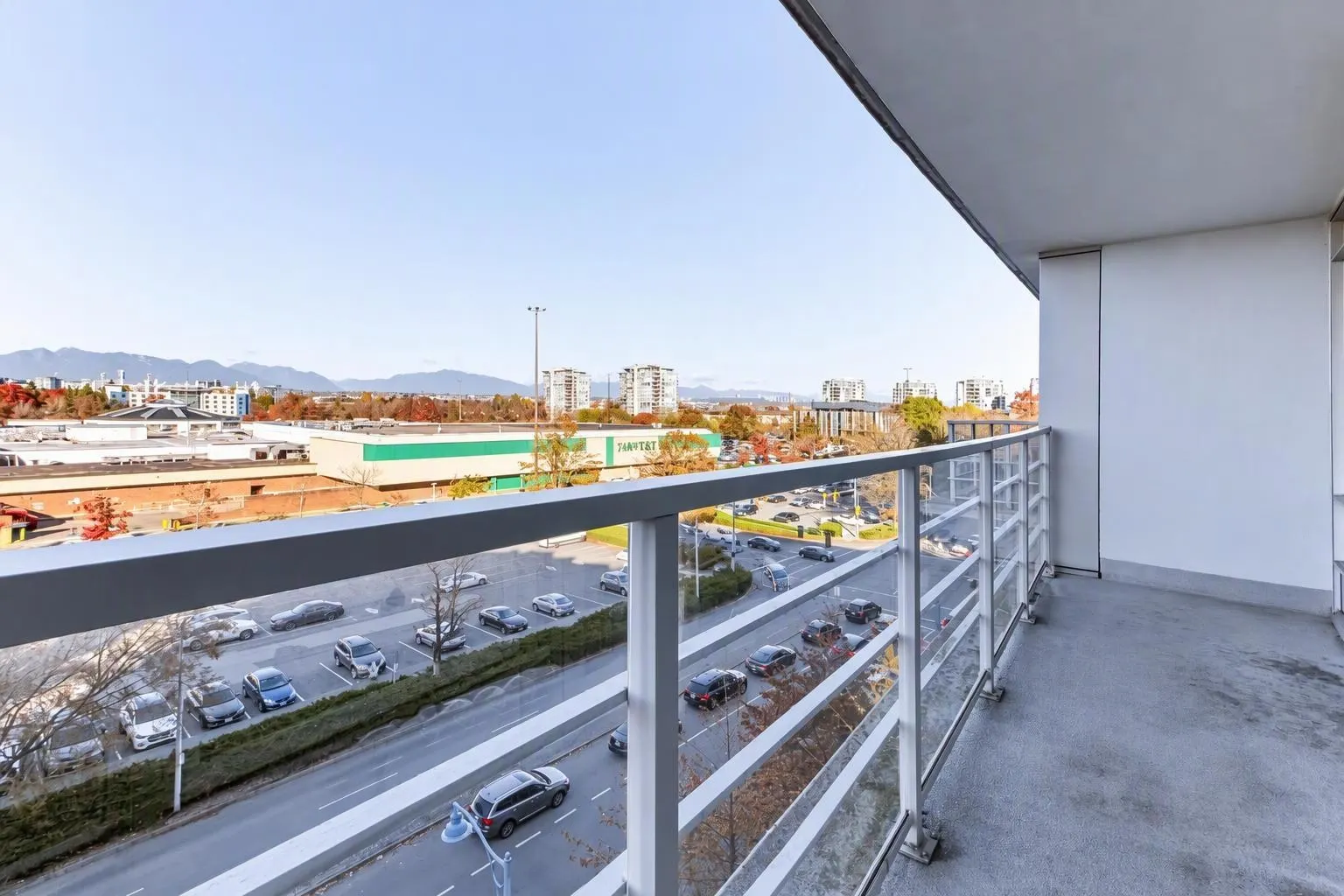 804 8280 Lansdowne Road