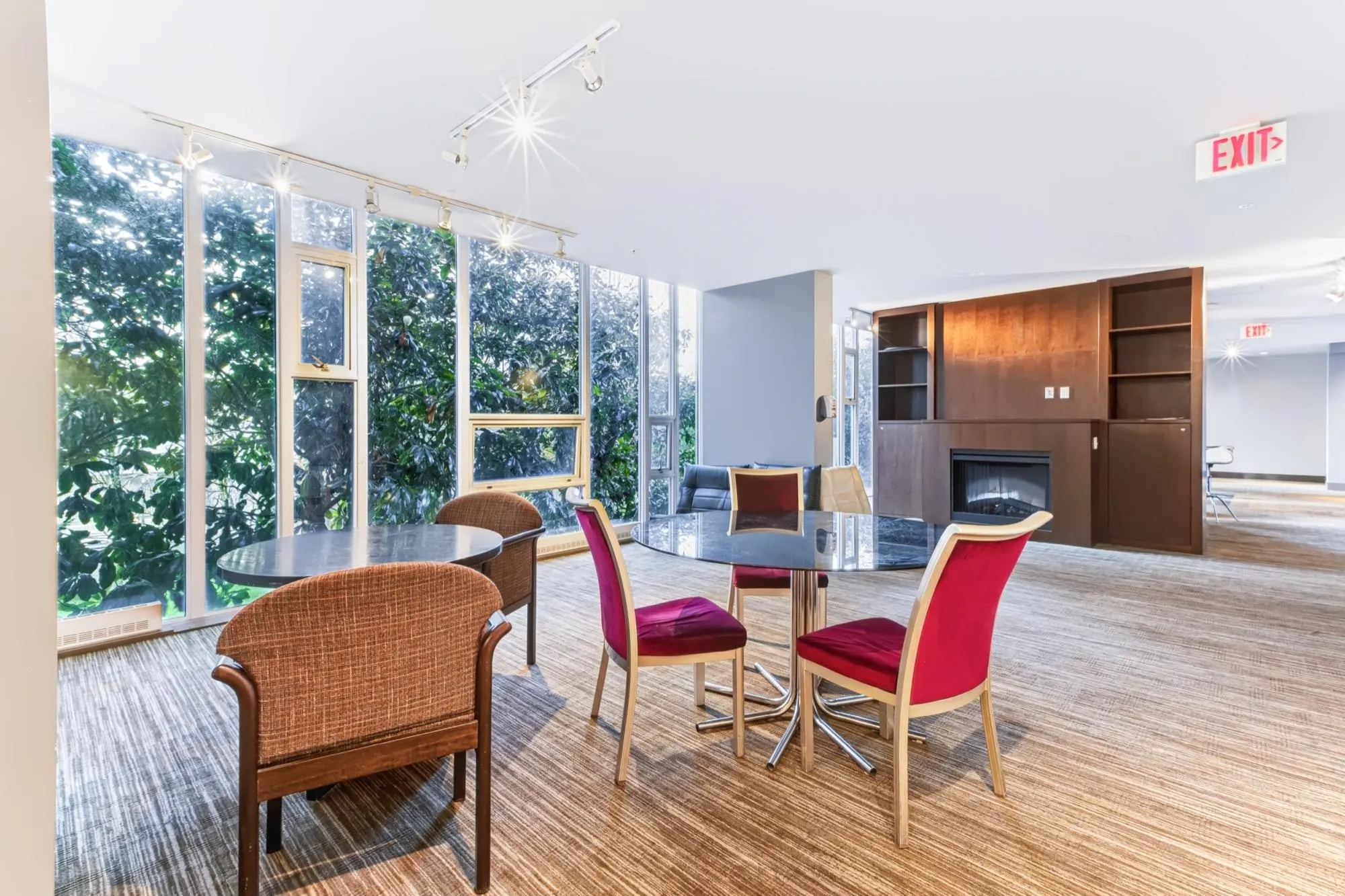 804 8280 Lansdowne Road