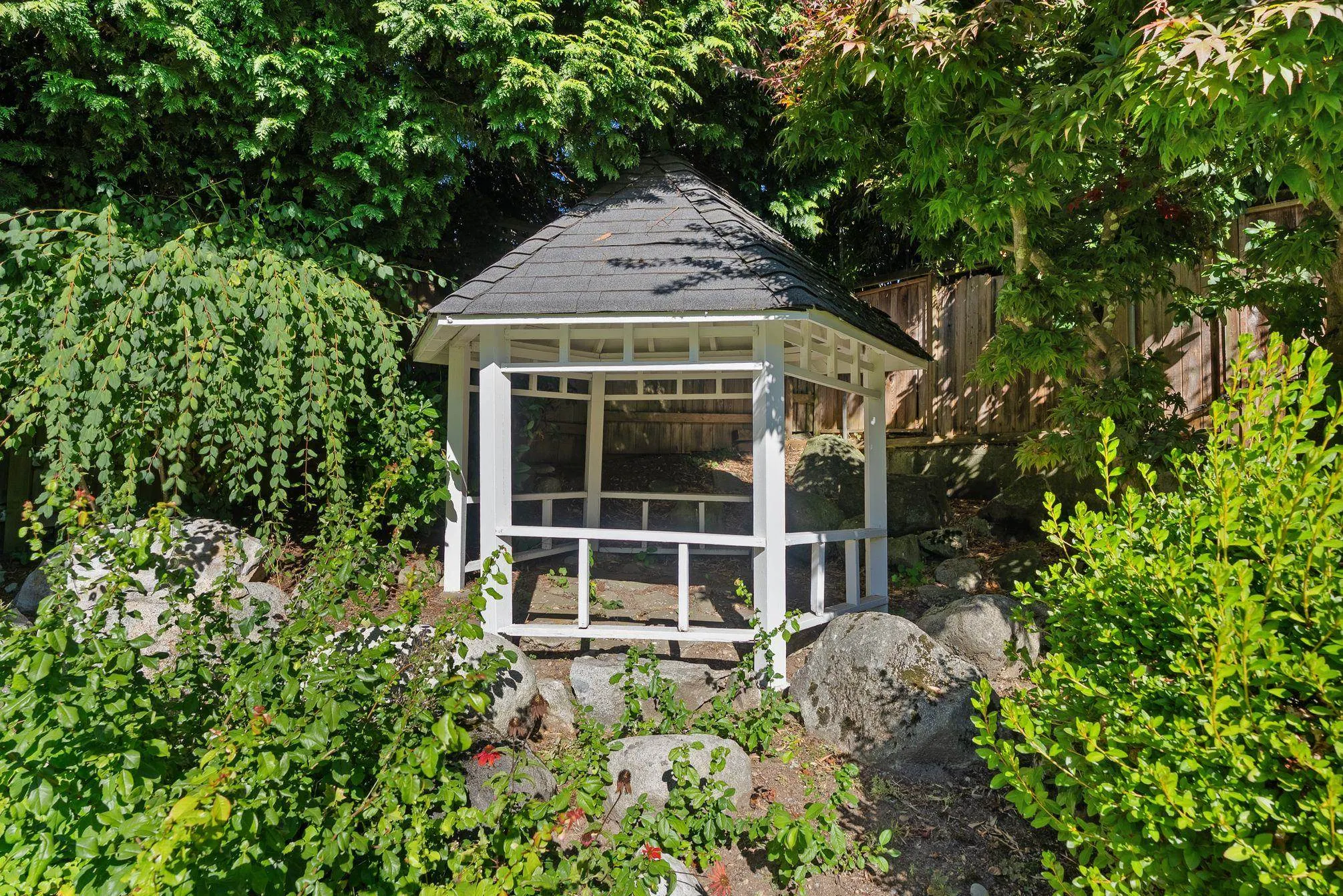 1537 W 40th Avenue