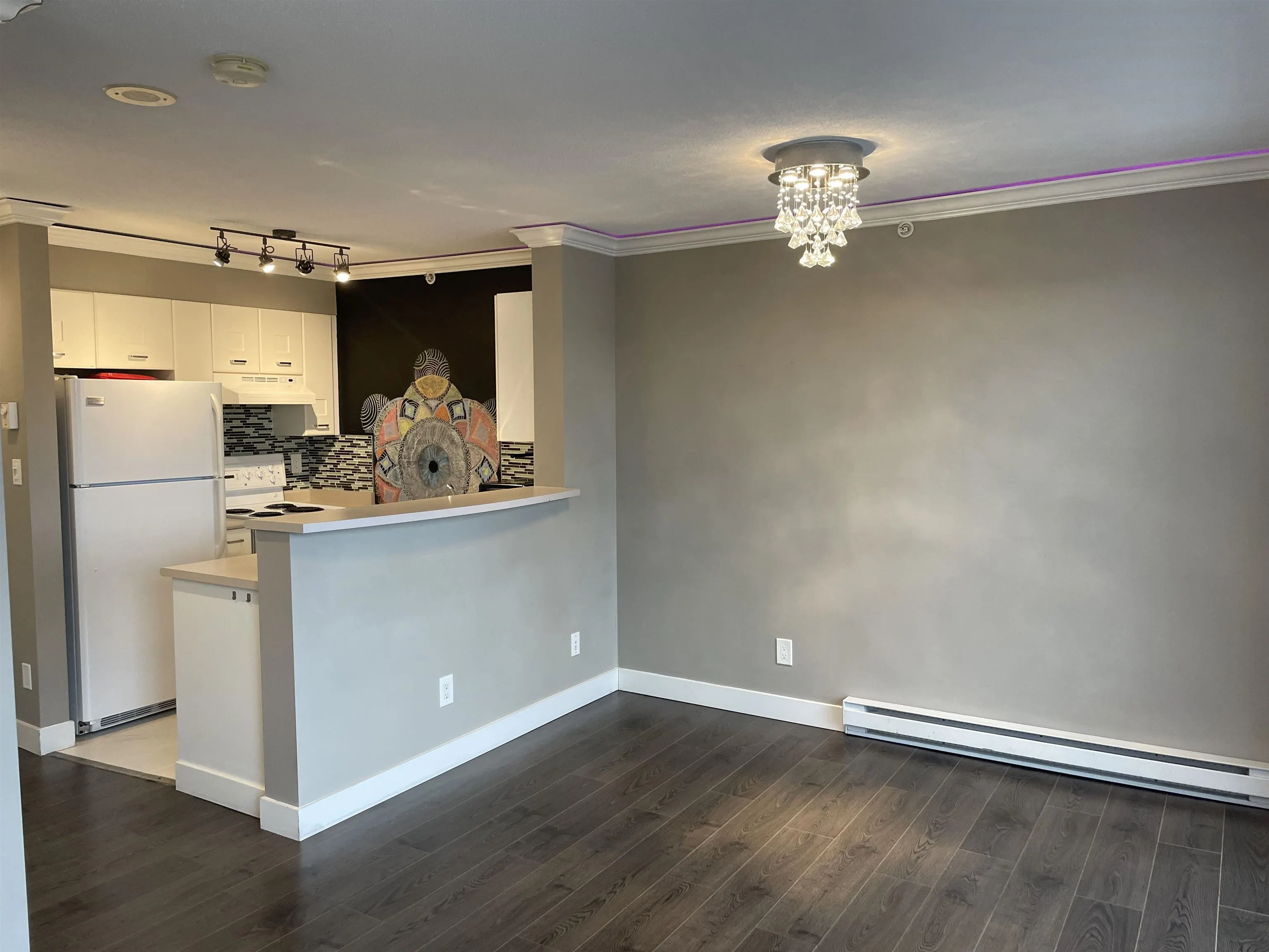 3438 Vanness Avenue #909