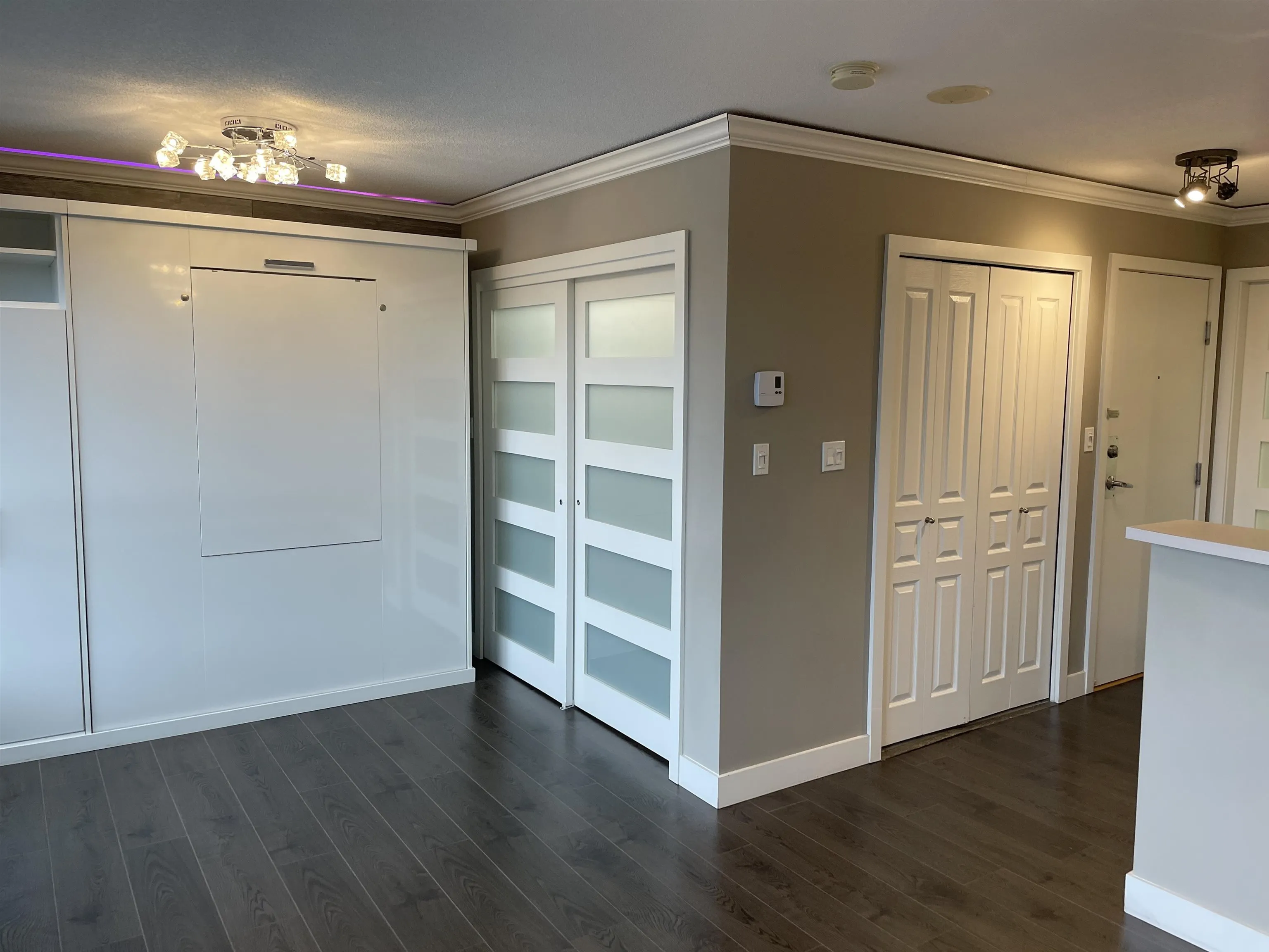 3438 Vanness Avenue #909
