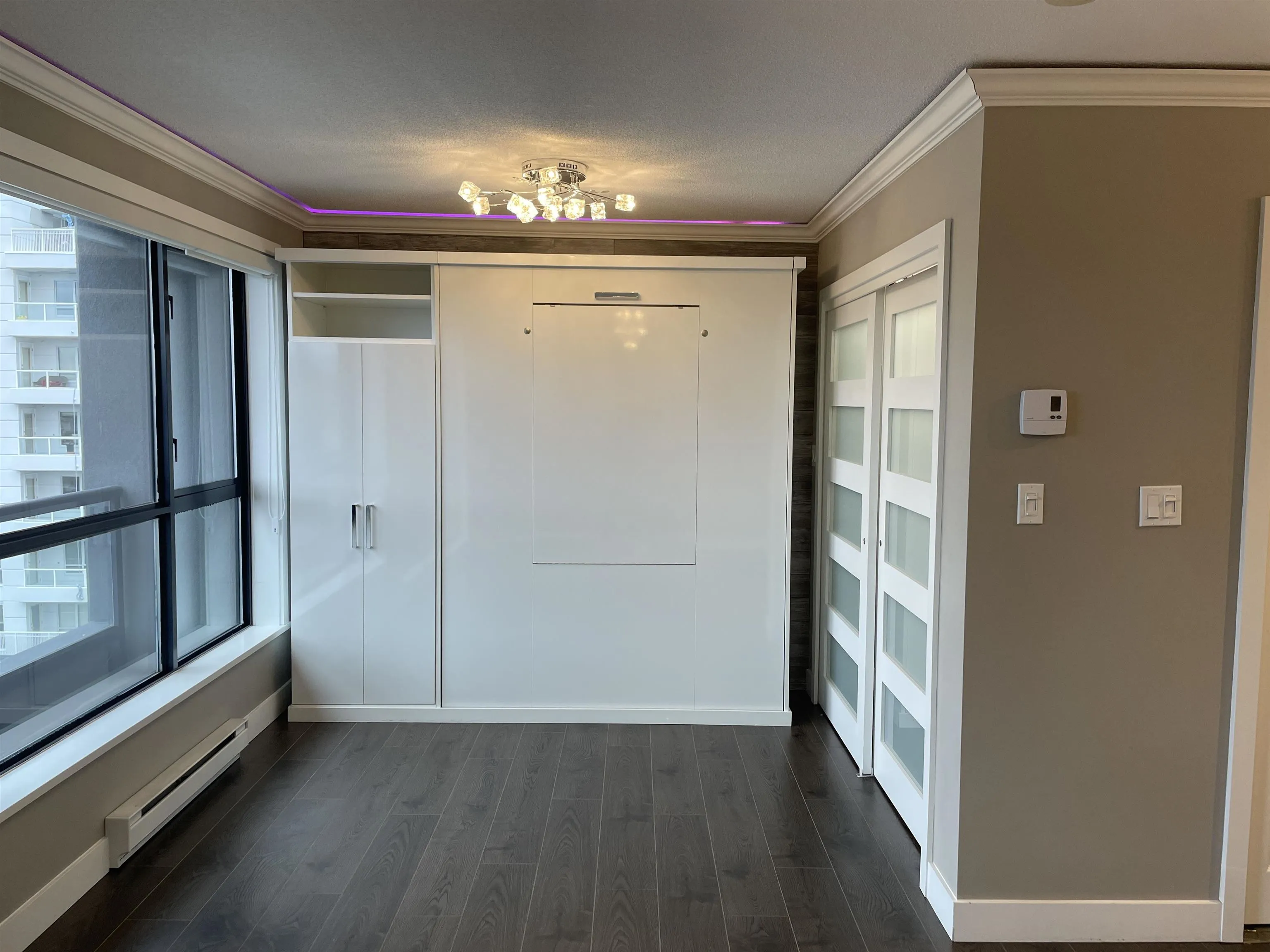 3438 Vanness Avenue #909