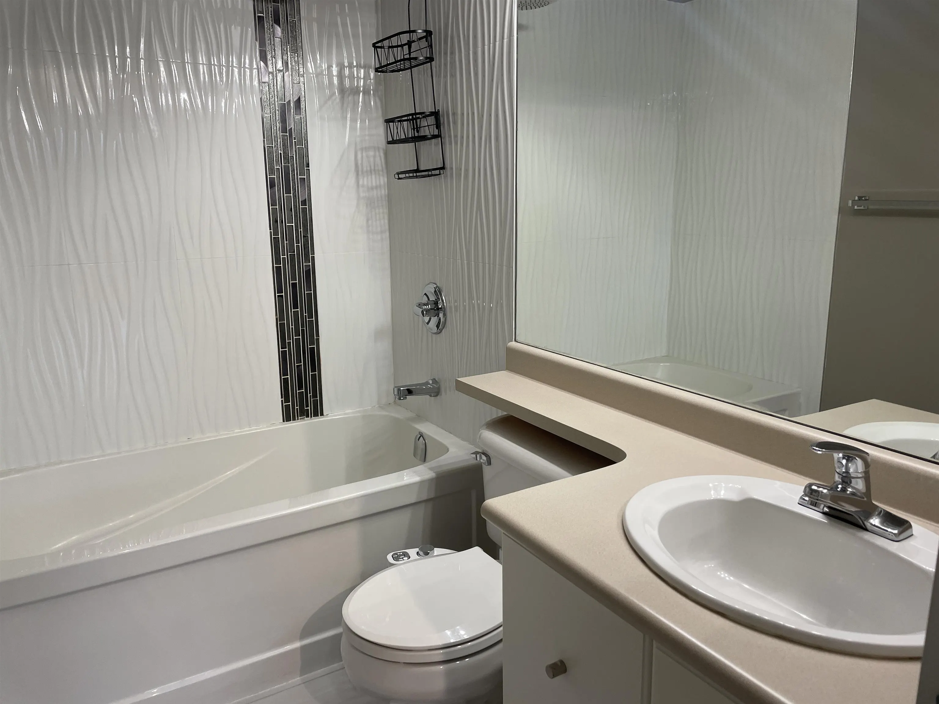 3438 Vanness Avenue #909