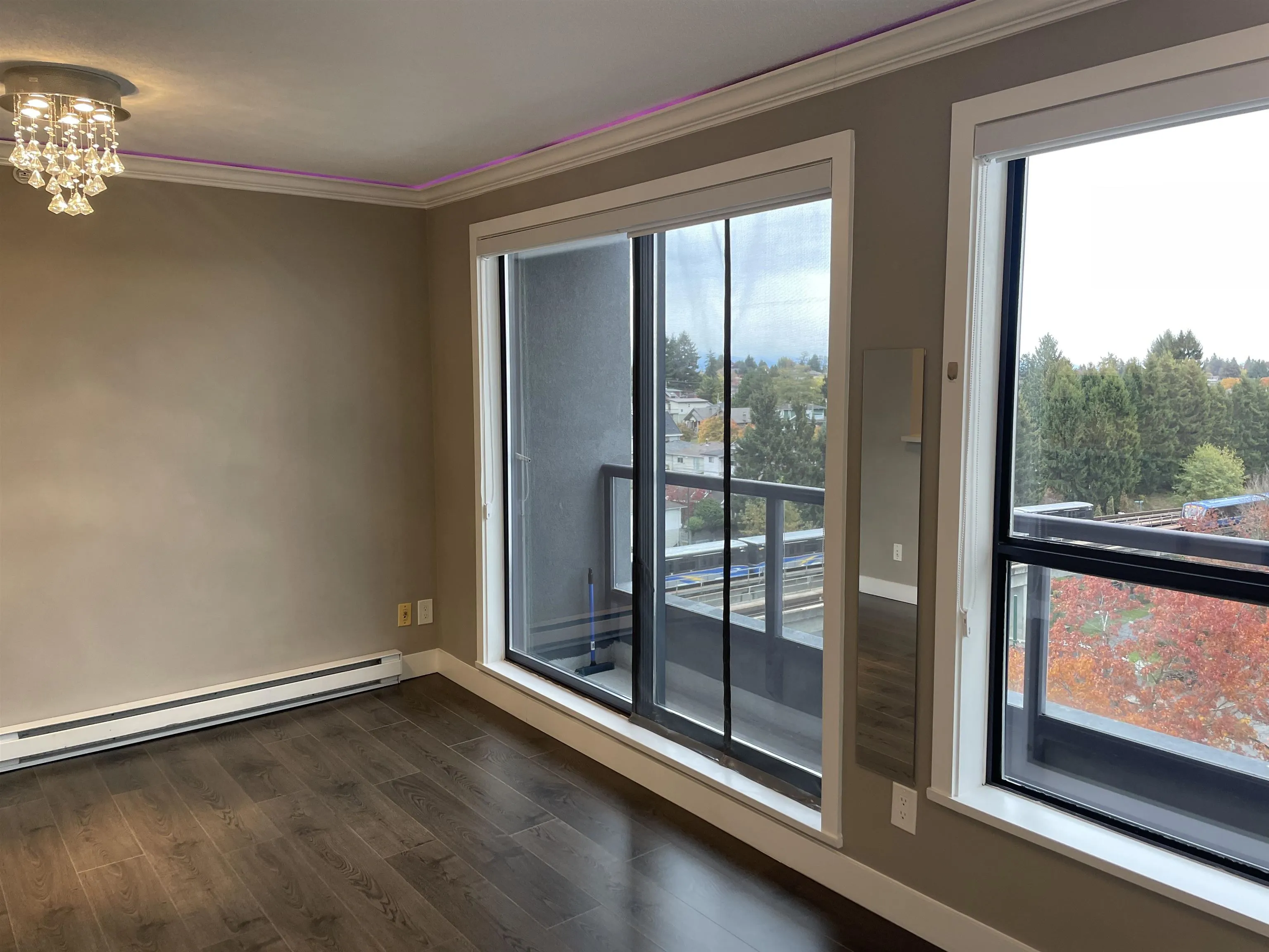 3438 Vanness Avenue #909