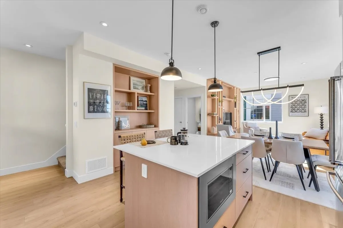10392 240a Street #2