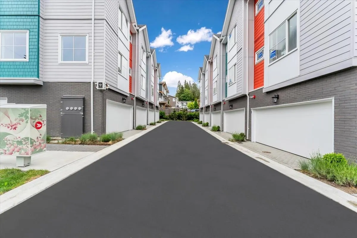 10392 240a Street #2