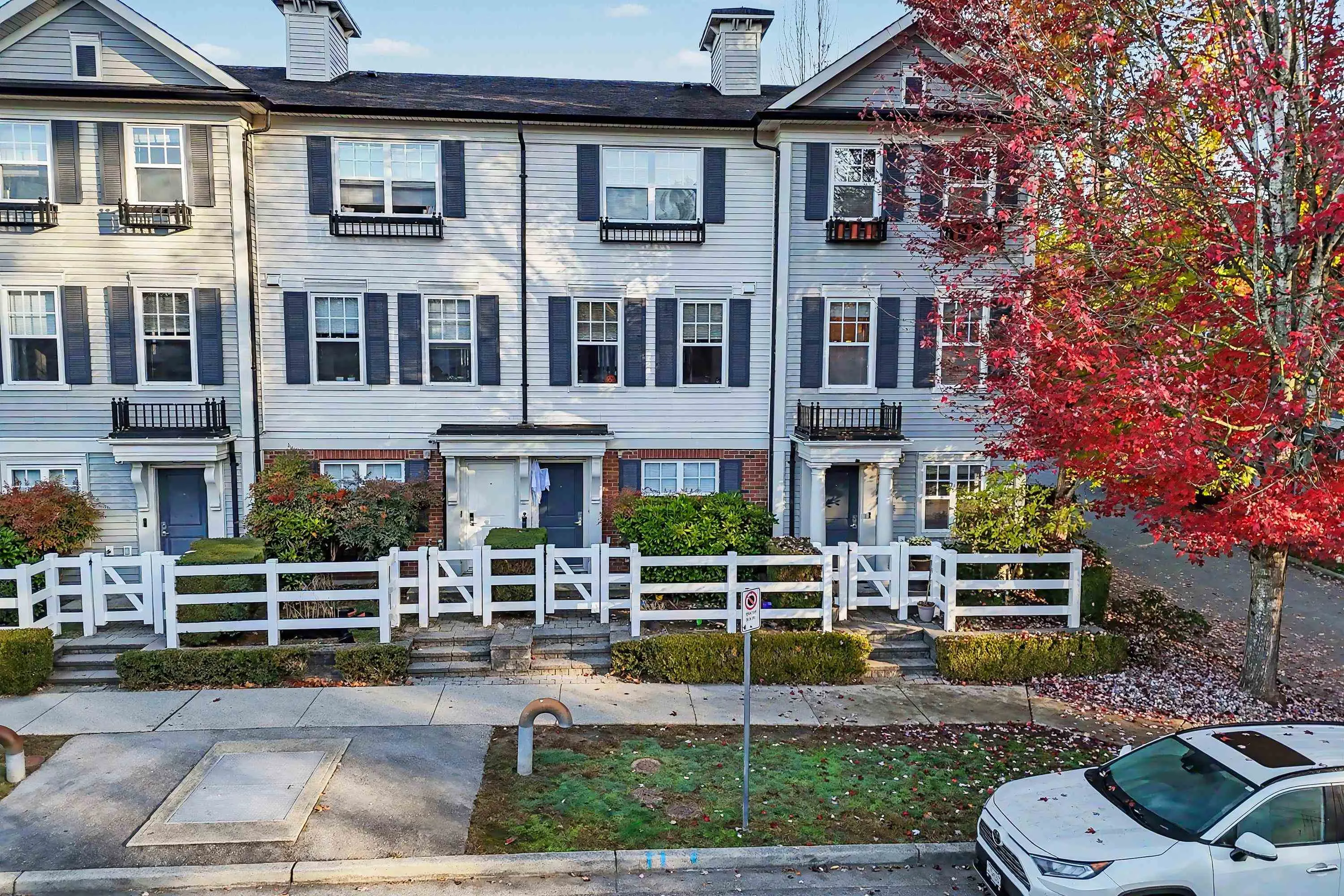 2495 Davies Avenue #4