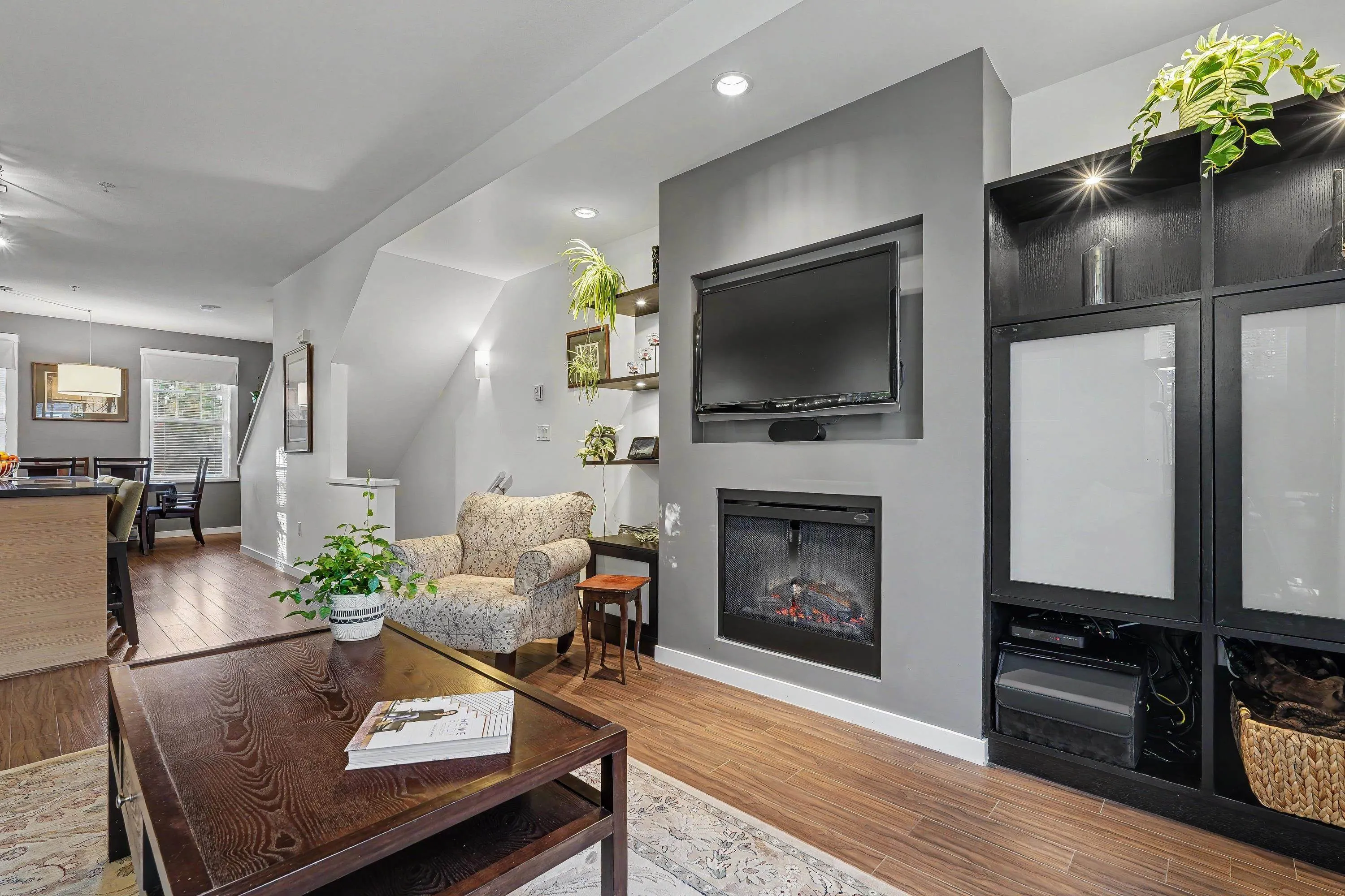 2495 Davies Avenue #4