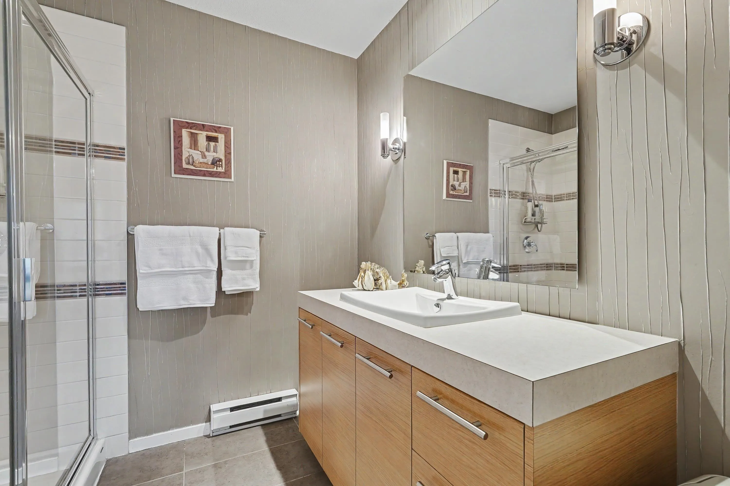2495 Davies Avenue #4