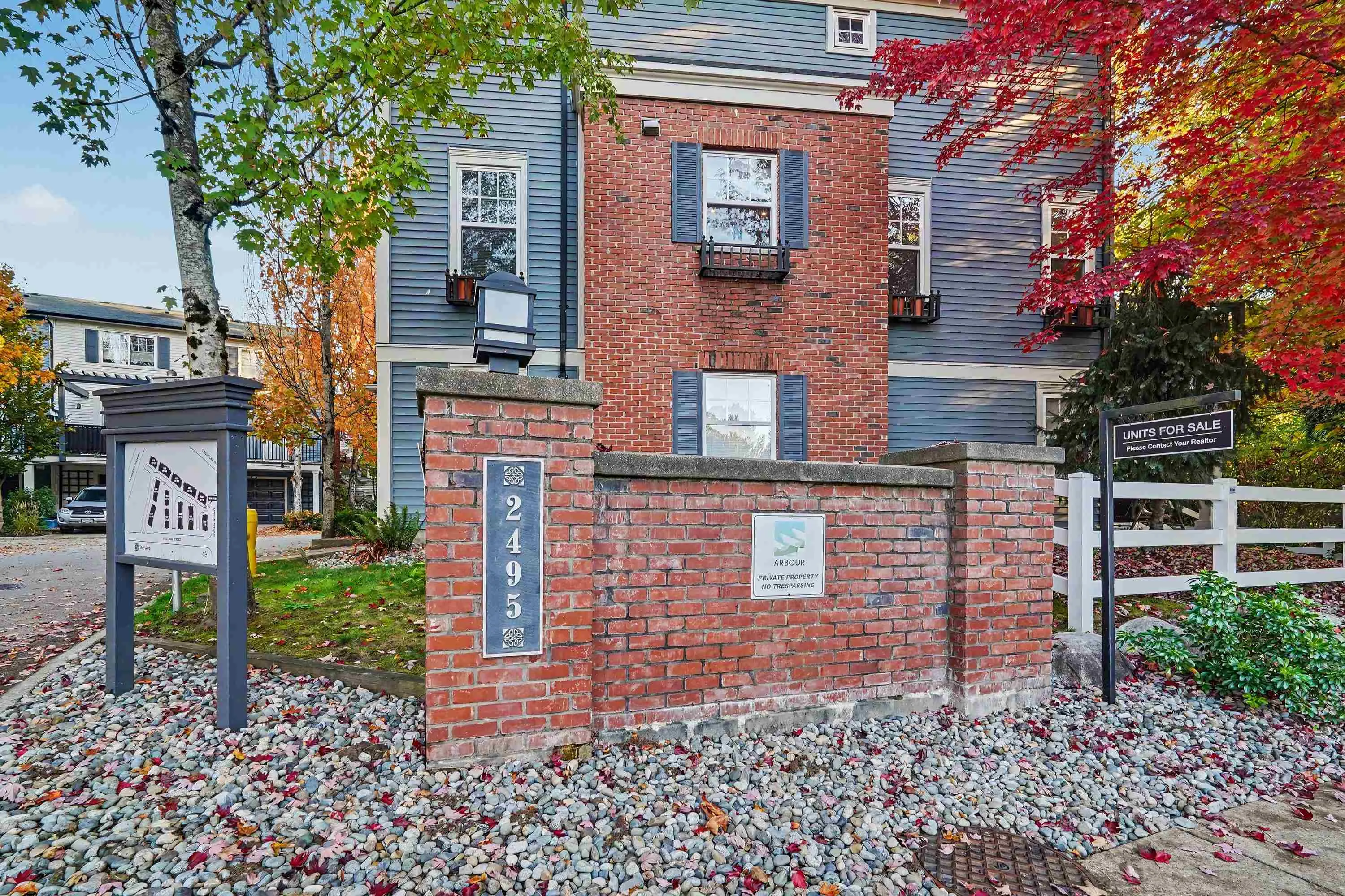 2495 Davies Avenue #4
