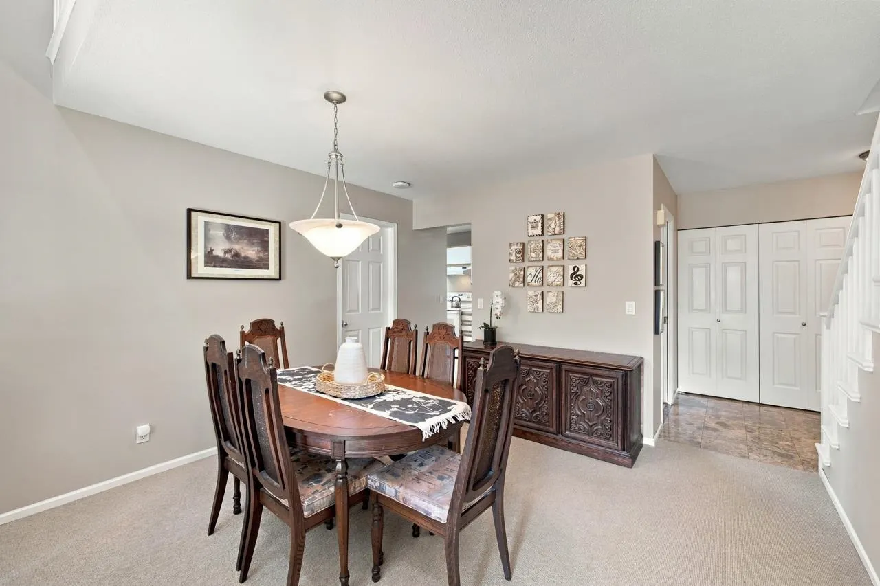 806 Roche Point Drive