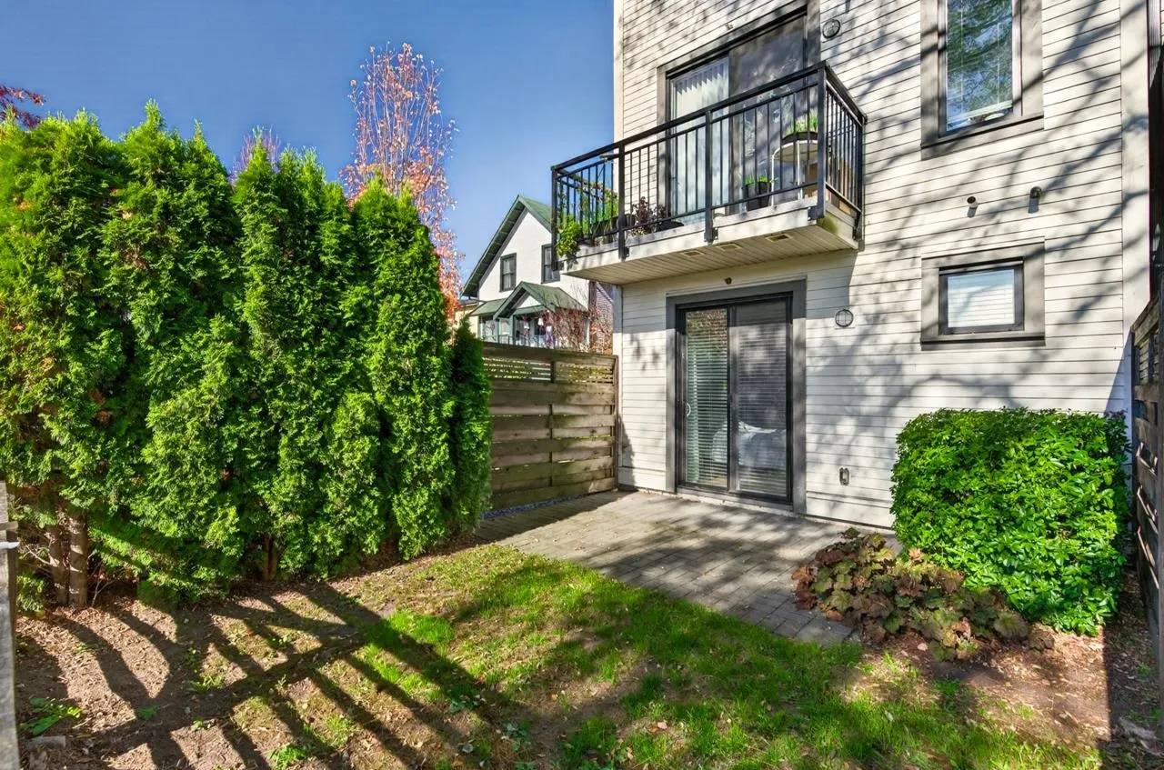 5821 Wales Street #13