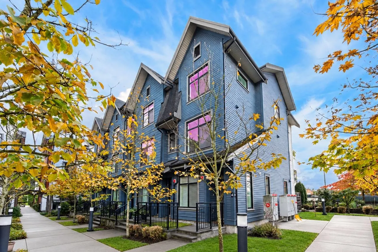 5821 Wales Street #13