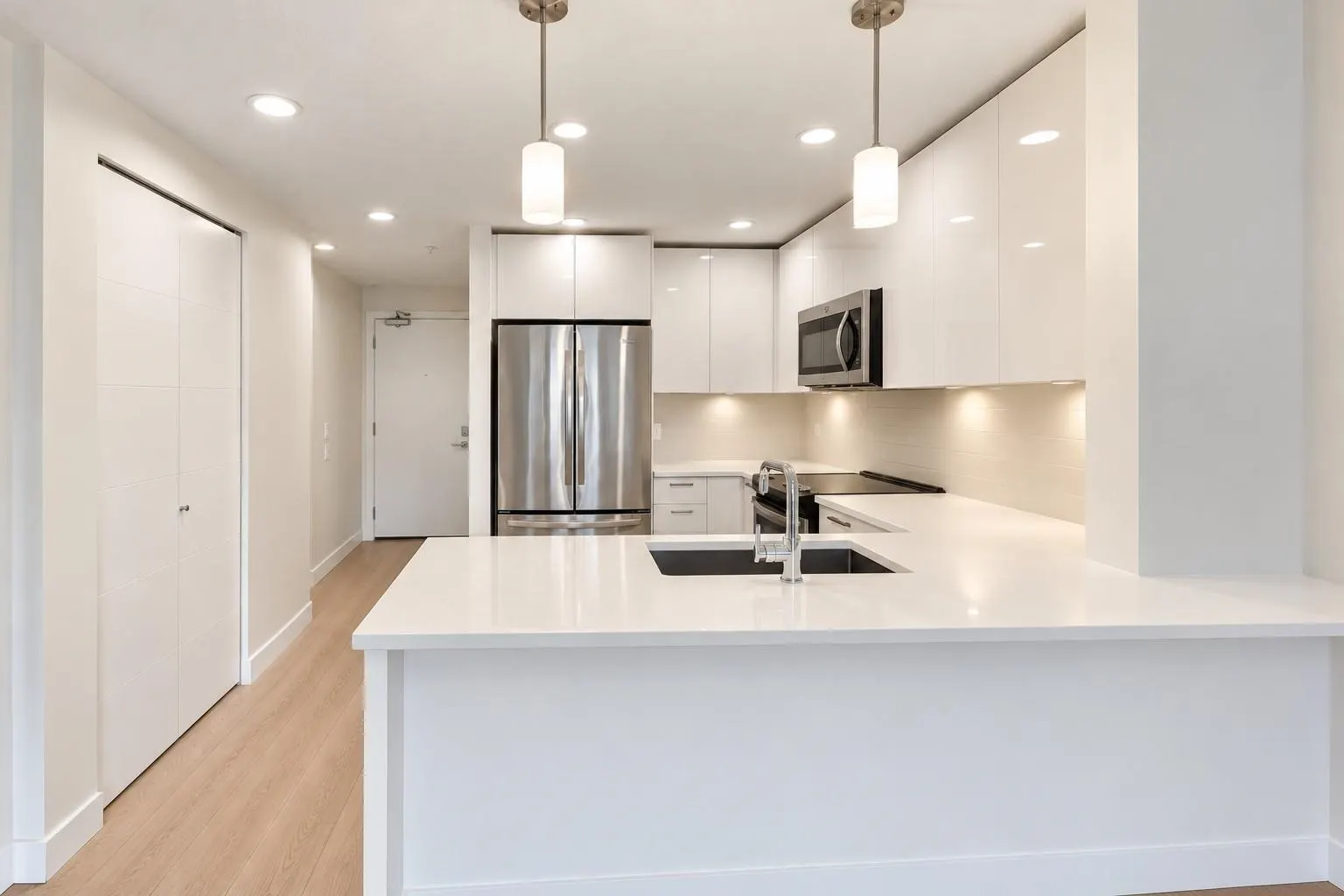719 W 3rd Street #307