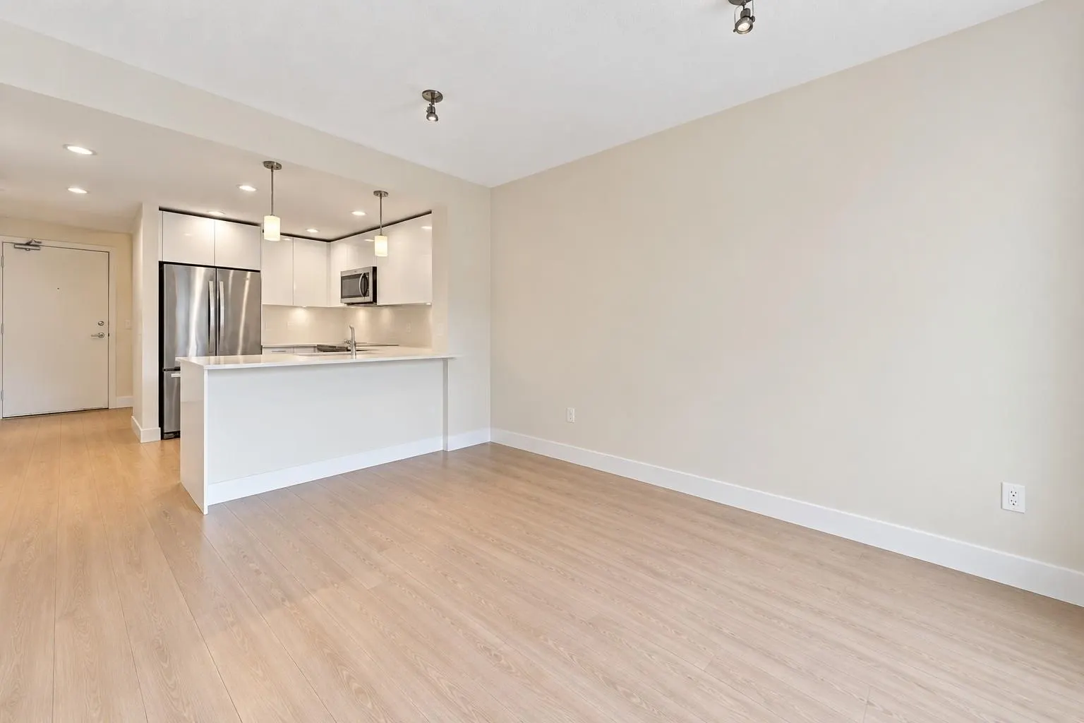 719 W 3rd Street #307