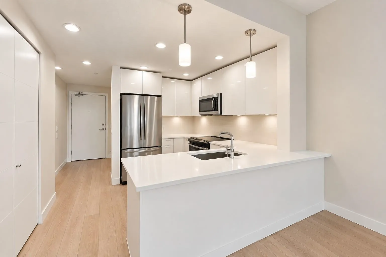 719 W 3rd Street #307