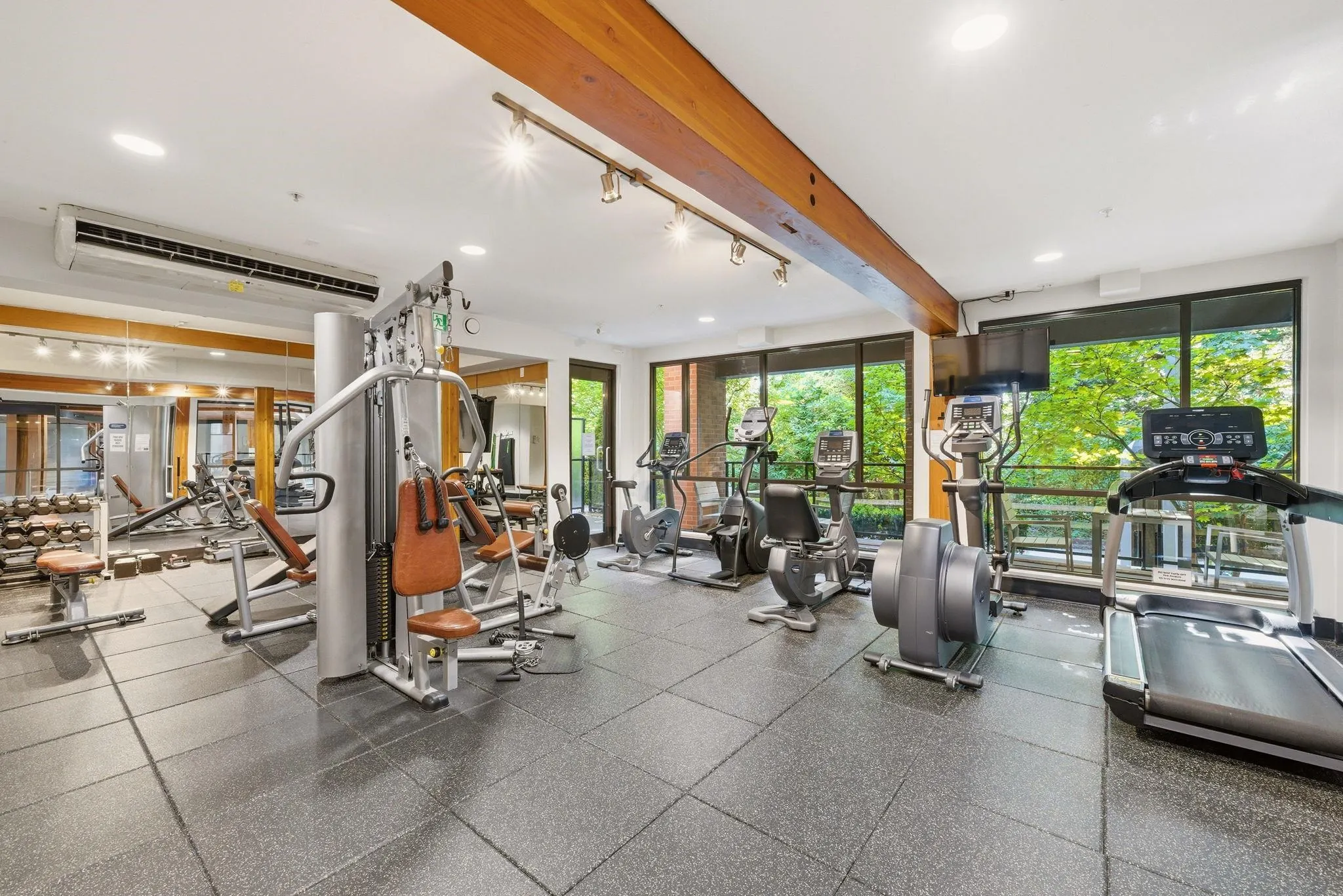 719 W 3rd Street #307