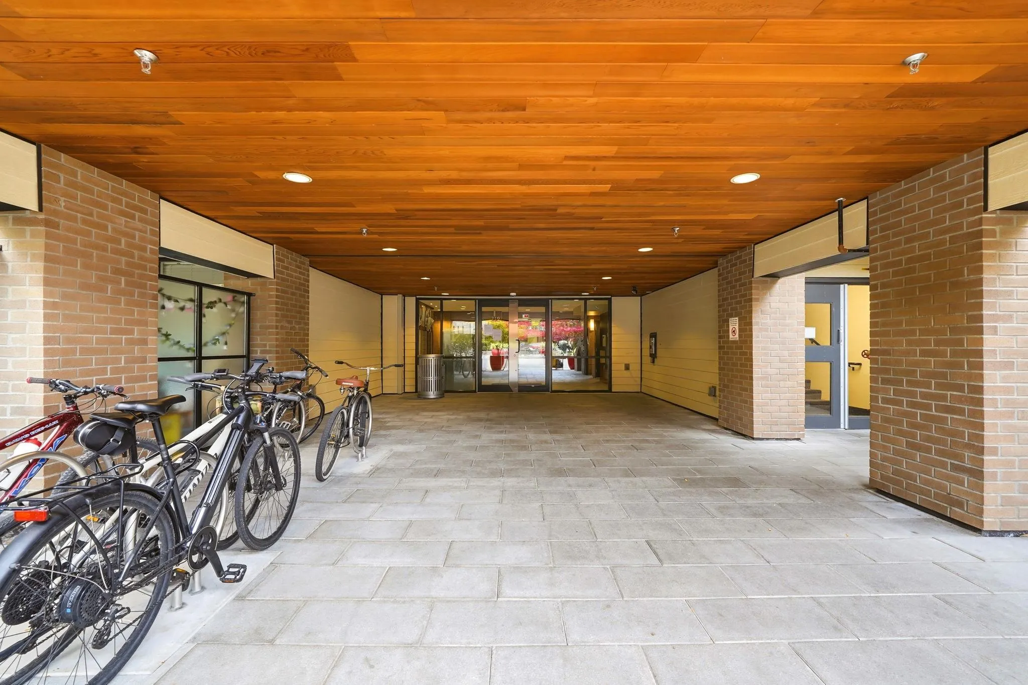 719 W 3rd Street #307