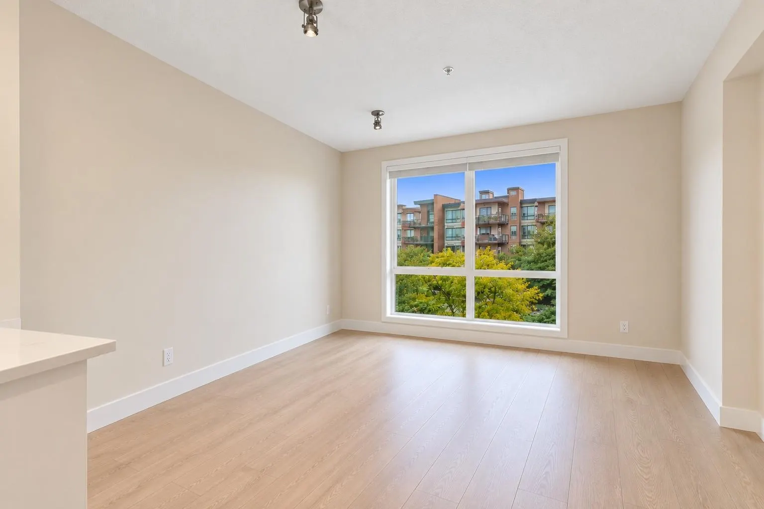 719 W 3rd Street #307