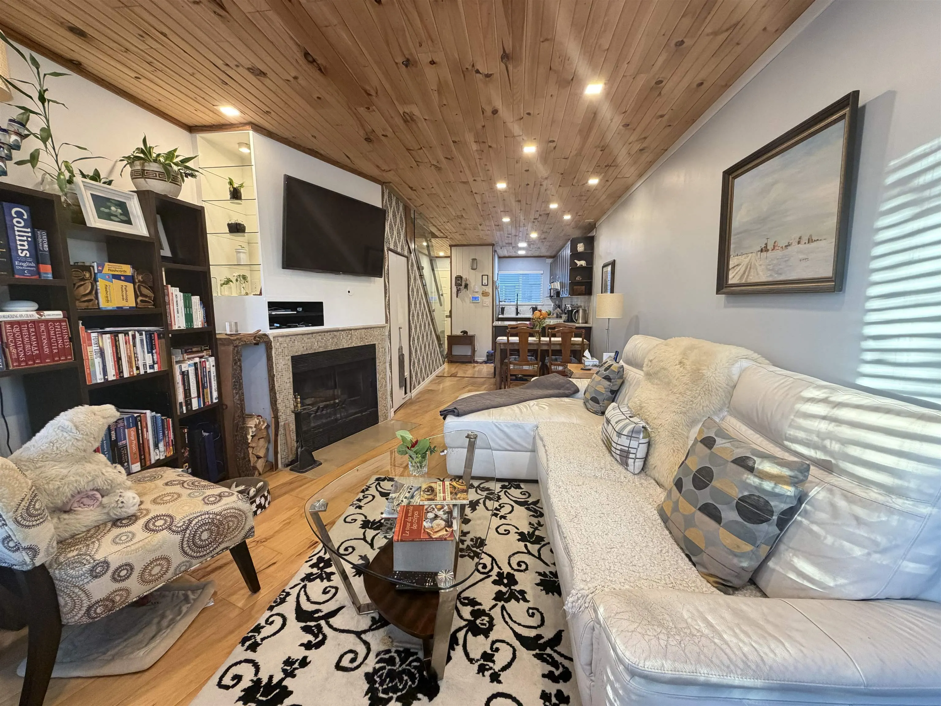 733 W 16th Avenue #C