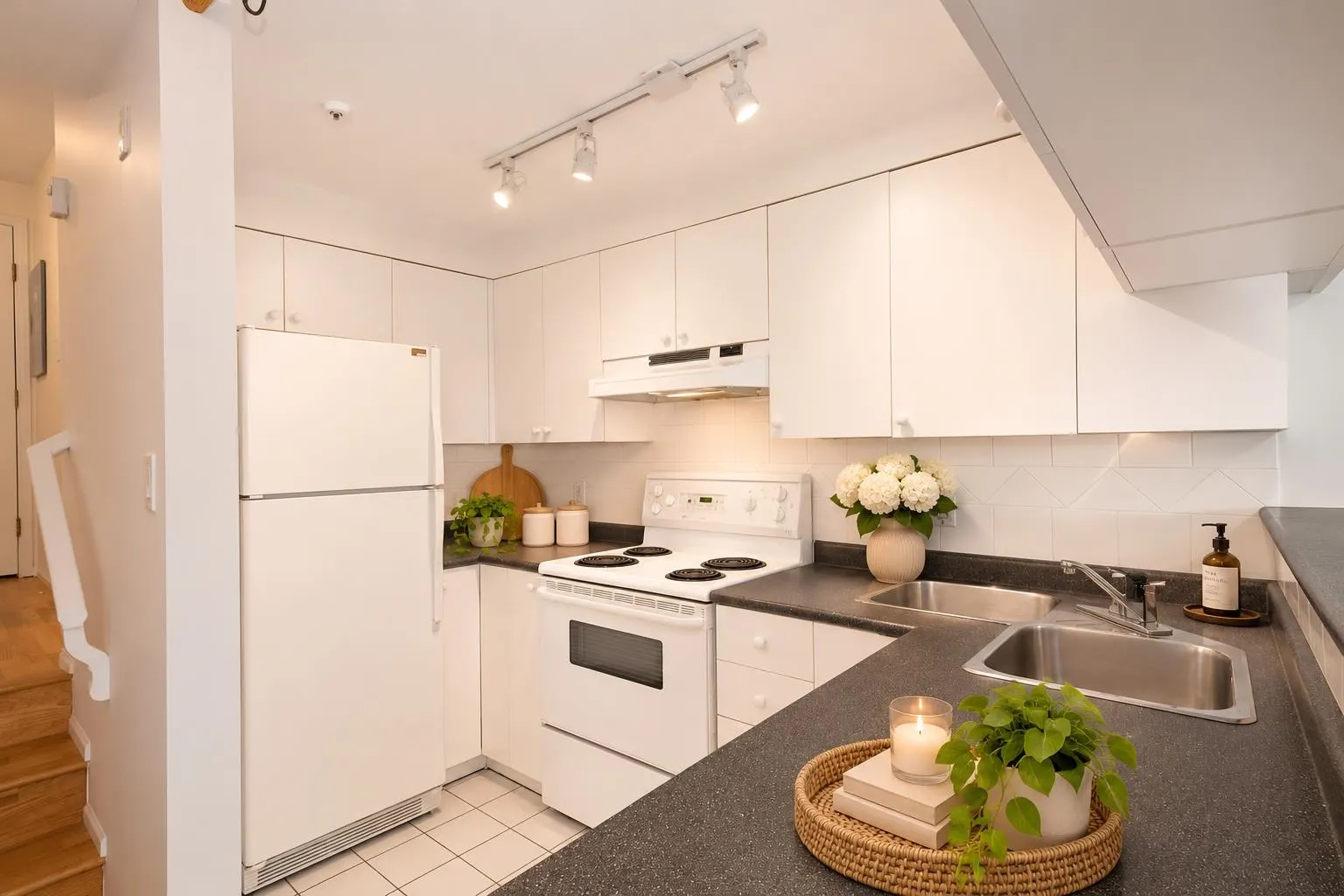 2211 Wall Street #106