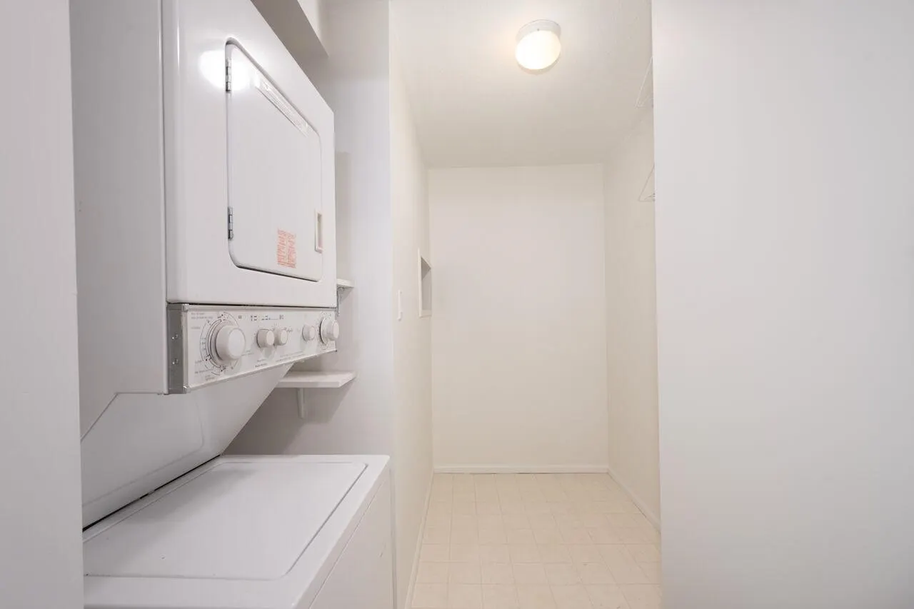 2211 Wall Street #106