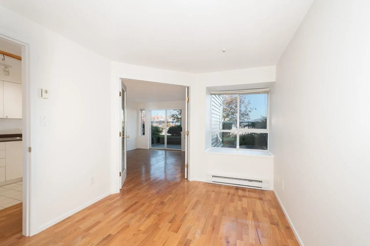 2211 Wall Street #106