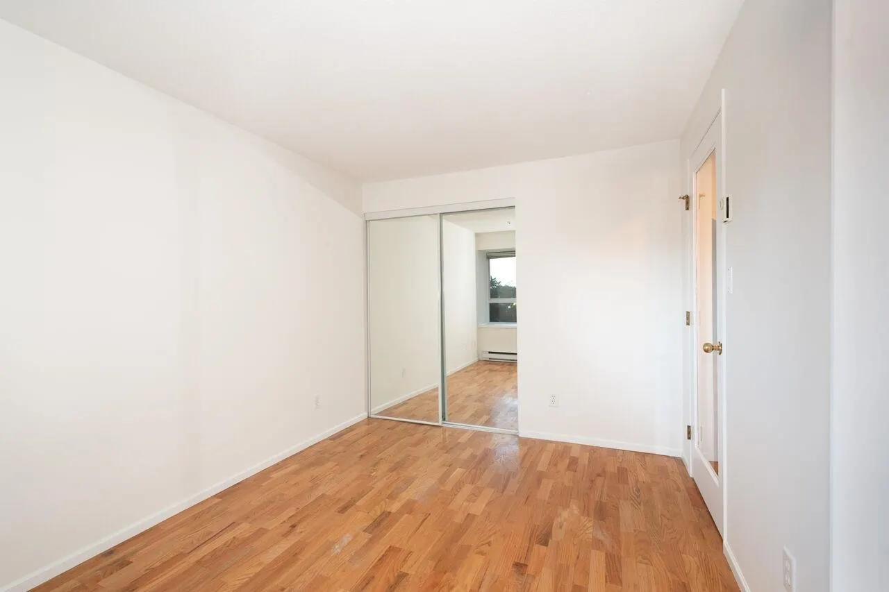 2211 Wall Street #106