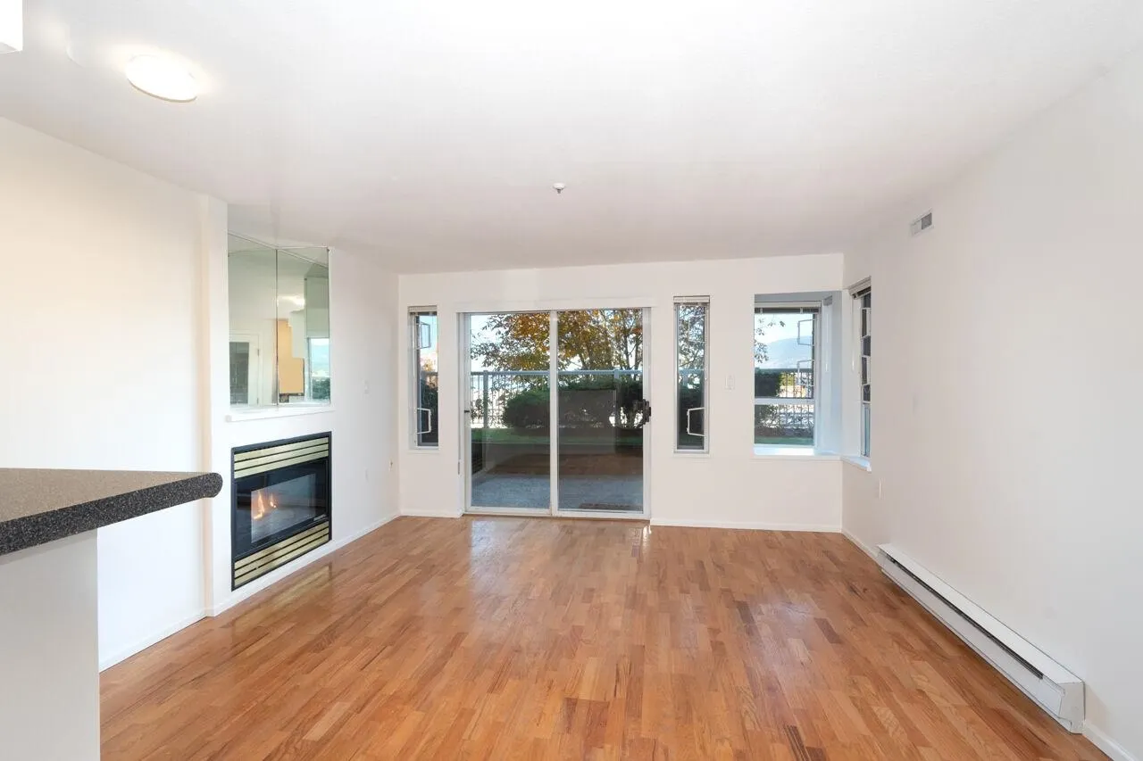 2211 Wall Street #106