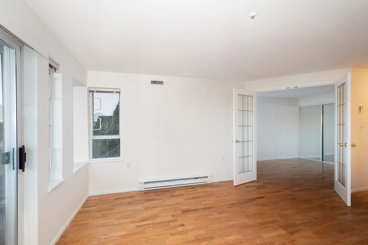2211 Wall Street #106