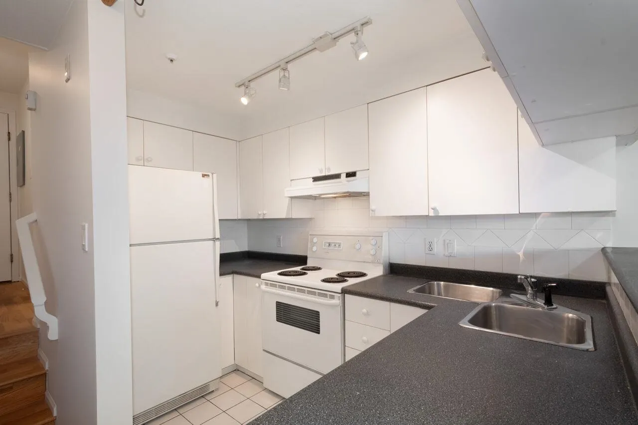 2211 Wall Street #106