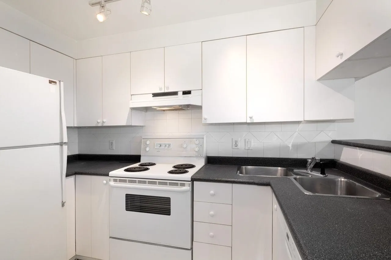 2211 Wall Street #106
