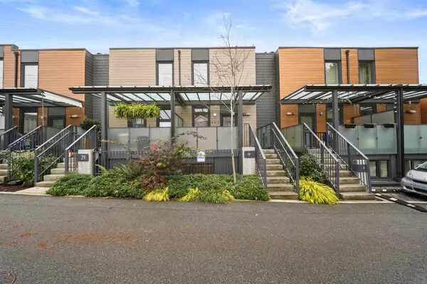 720 E 3rd Street #28
