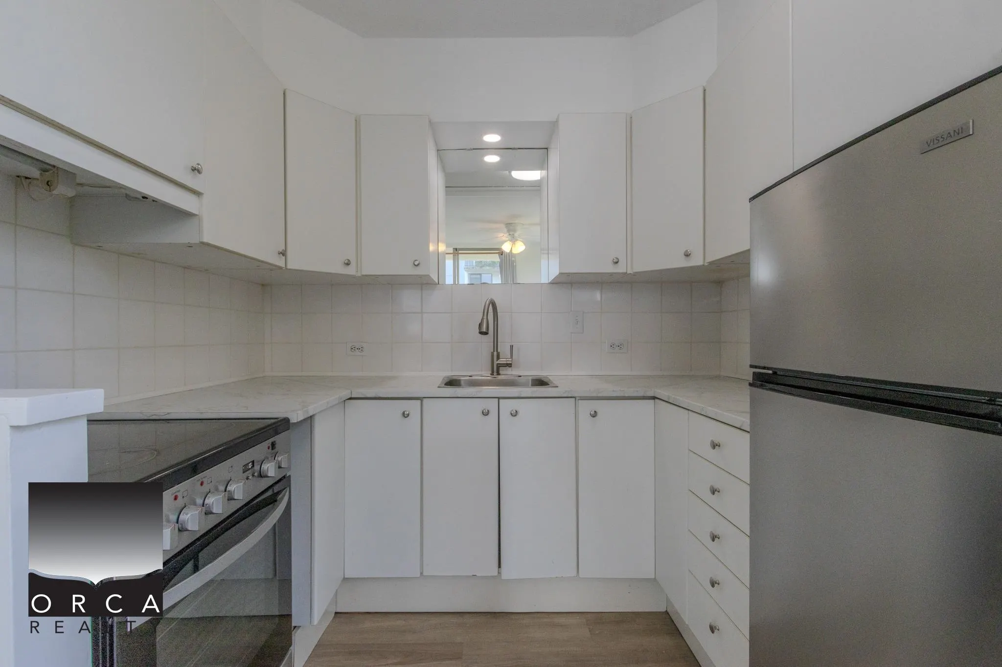 1785 Esquimalt Avenue #701