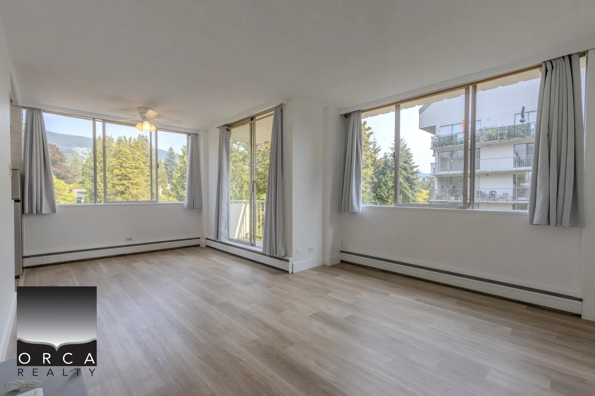 1785 Esquimalt Avenue #701