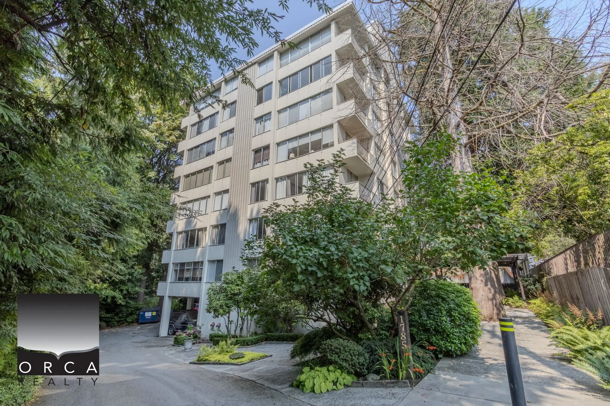 1785 Esquimalt Avenue #701