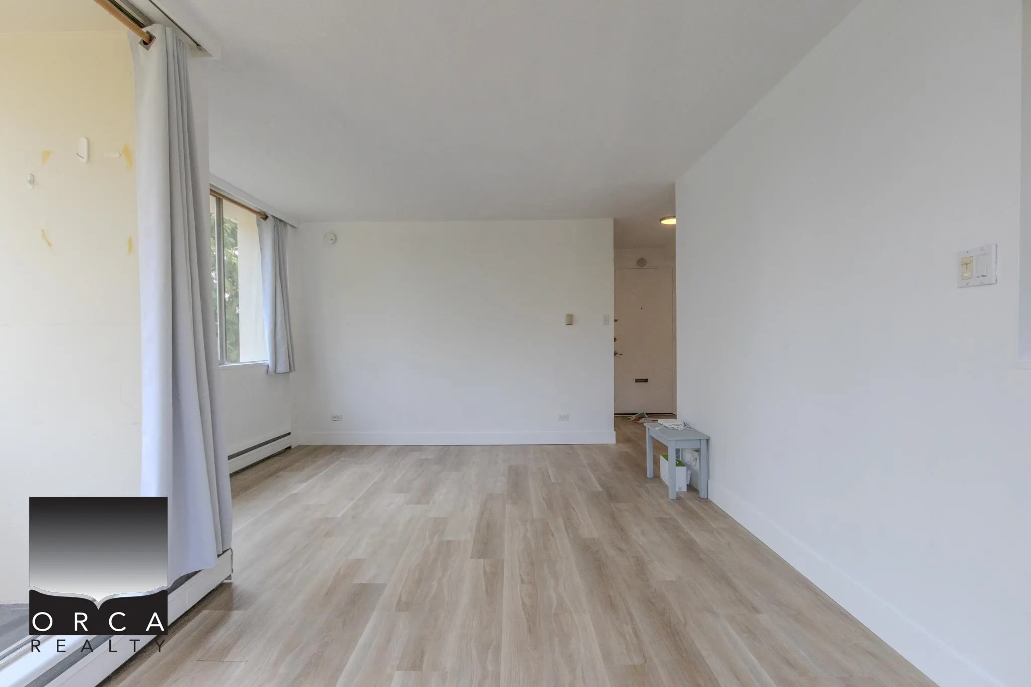 1785 Esquimalt Avenue #701