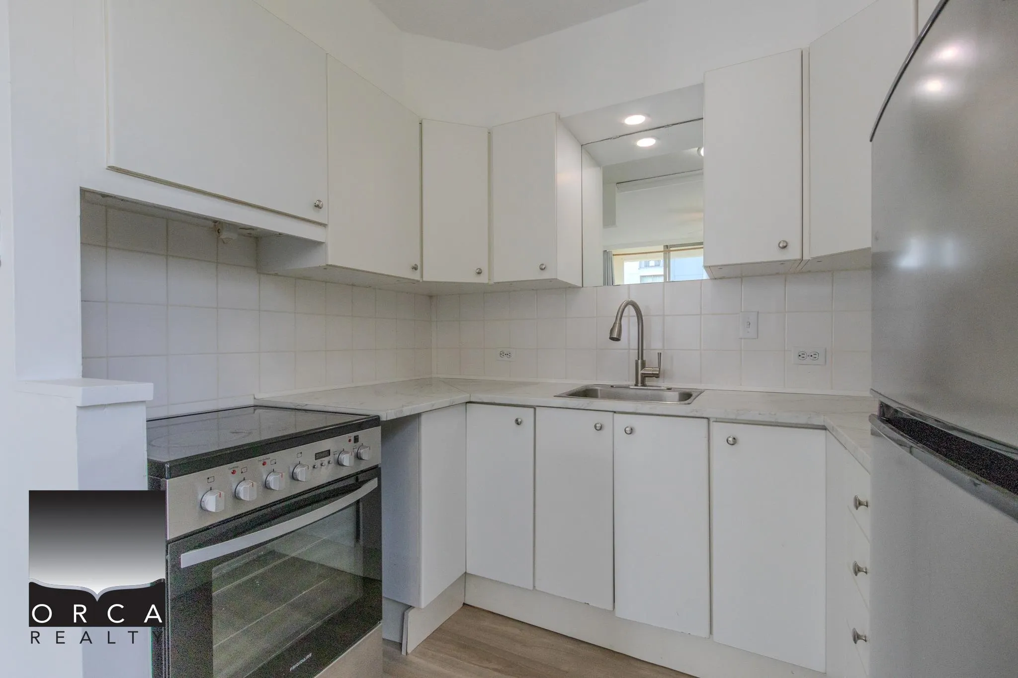 1785 Esquimalt Avenue #701
