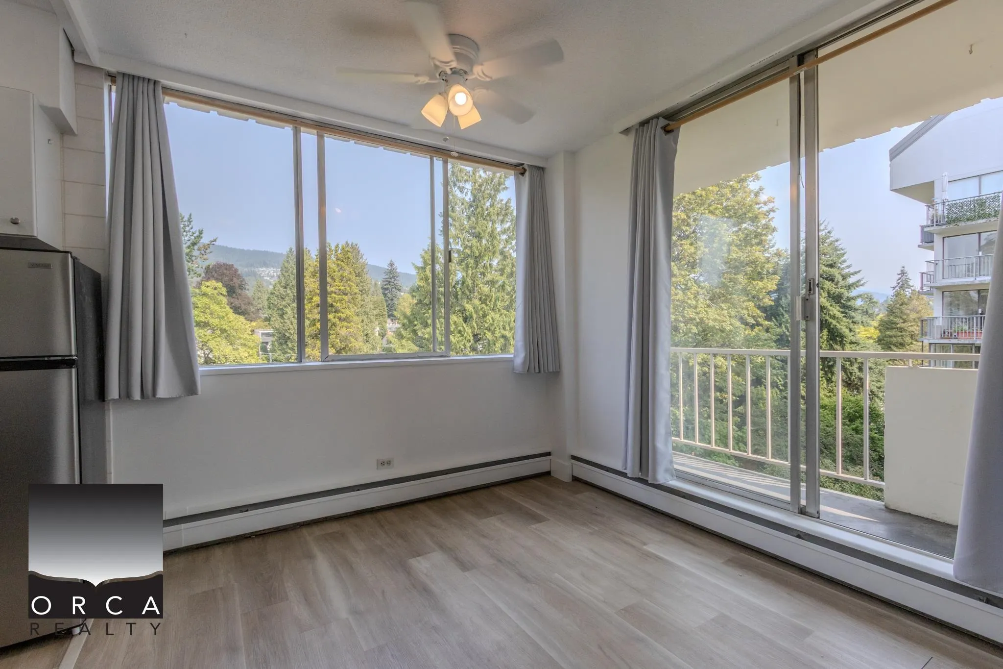 1785 Esquimalt Avenue #701