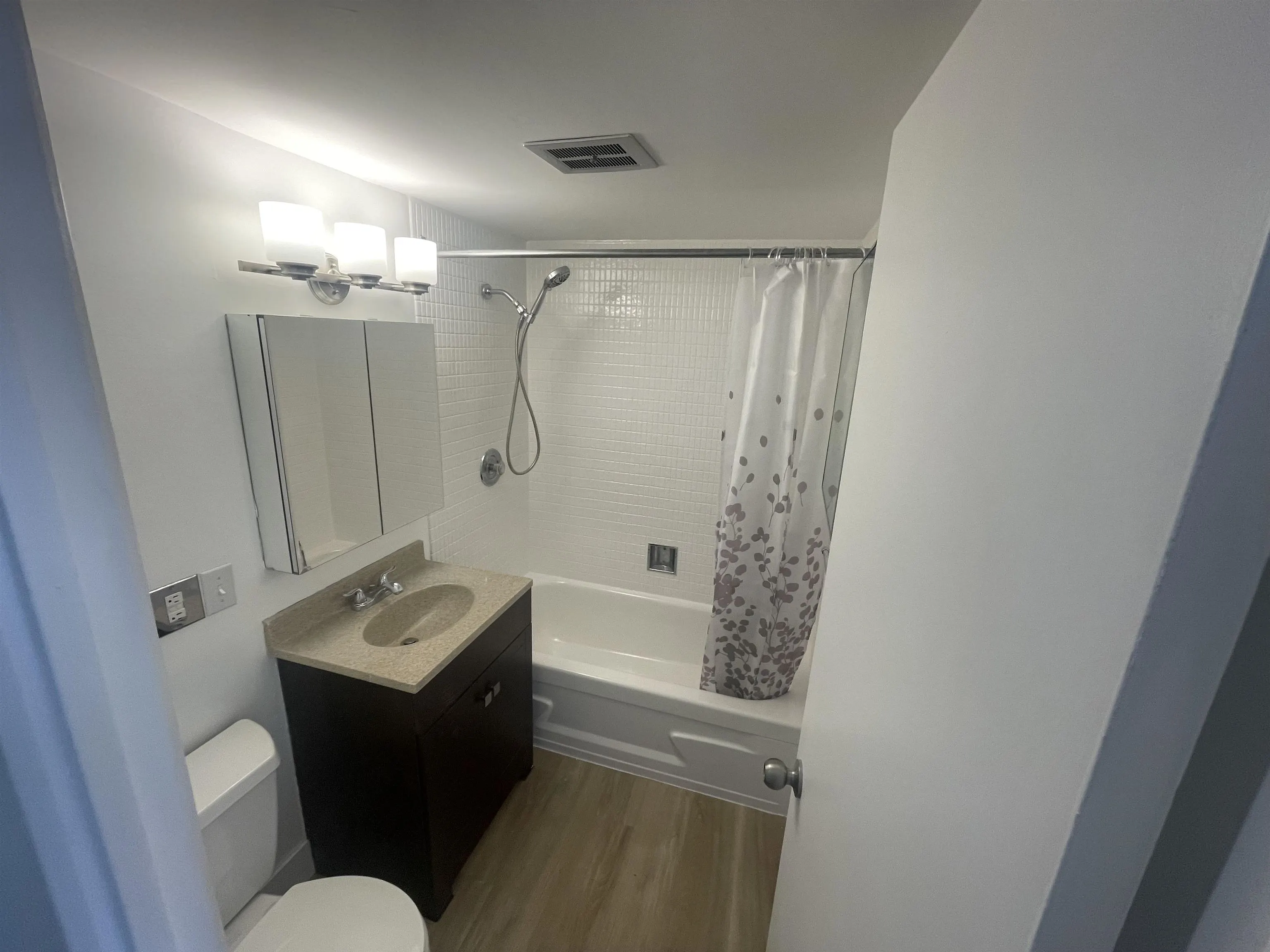 1785 Esquimalt Avenue #701