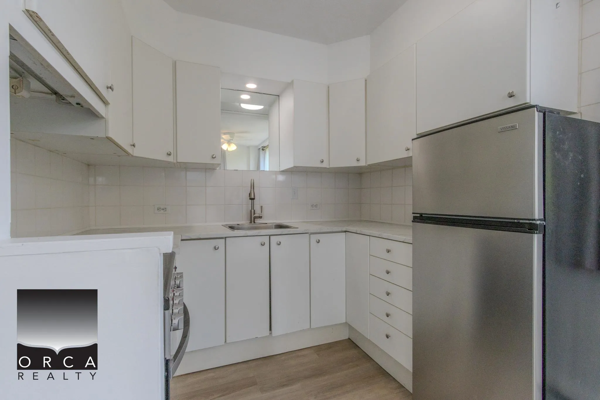 1785 Esquimalt Avenue #701