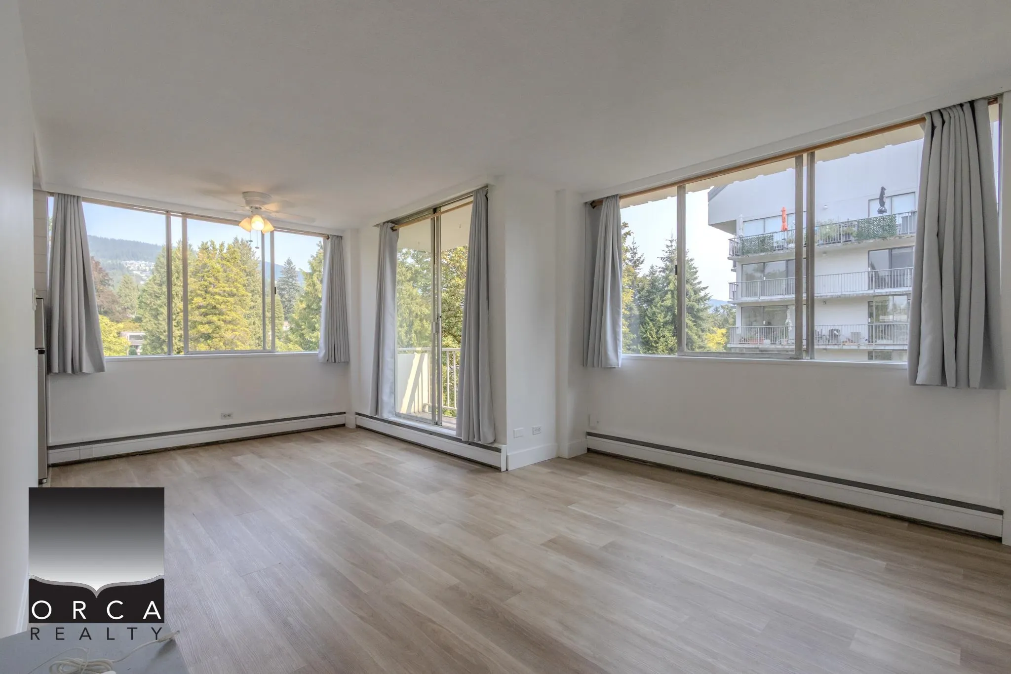 1785 Esquimalt Avenue #701