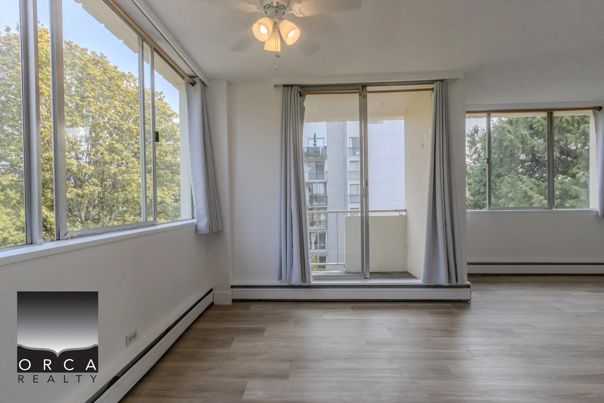 1785 Esquimalt Avenue #701