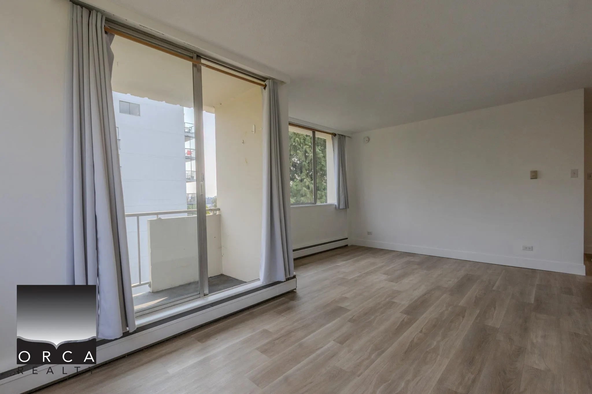 1785 Esquimalt Avenue #701