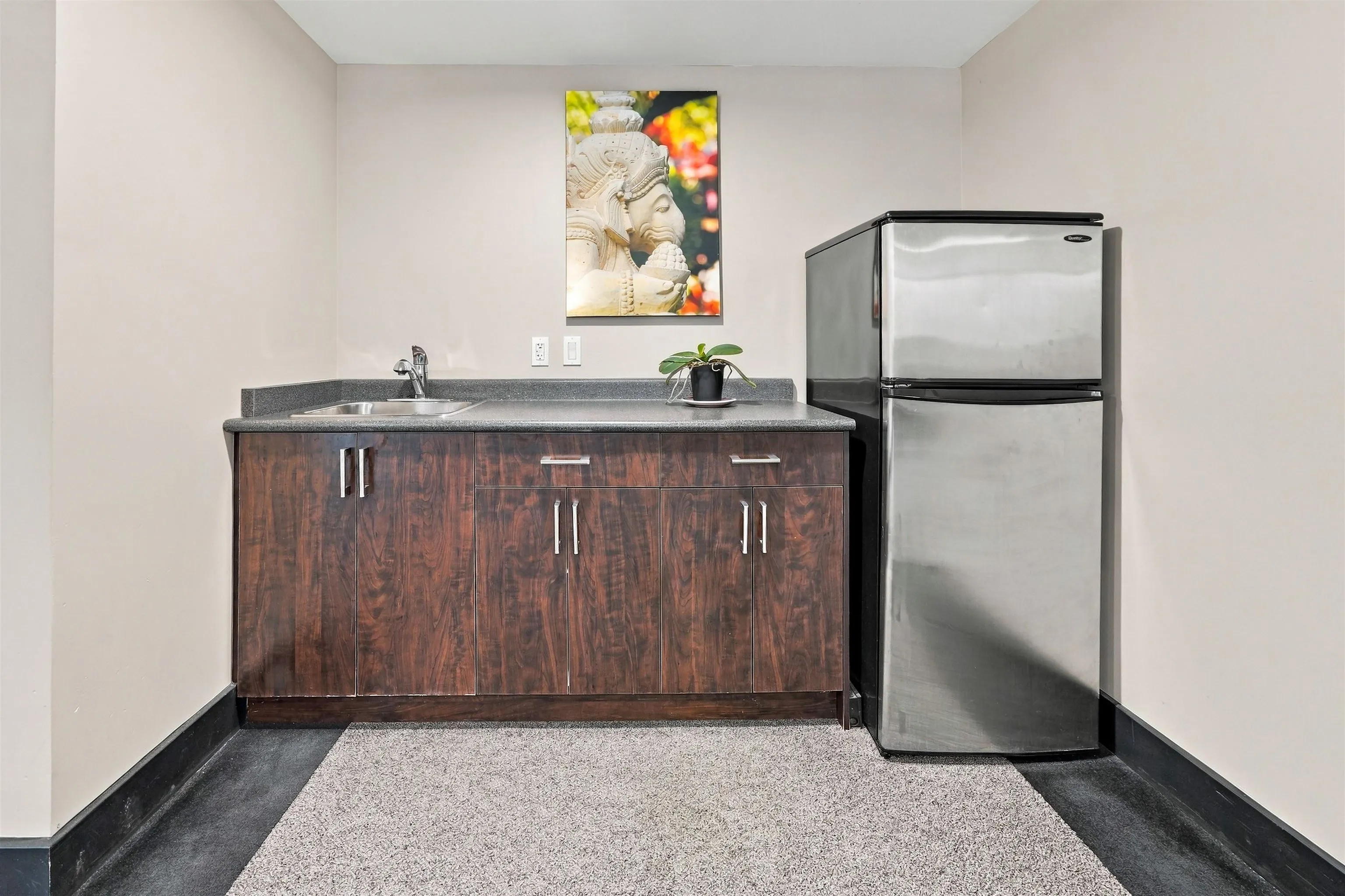 1068 W Broadway #709
