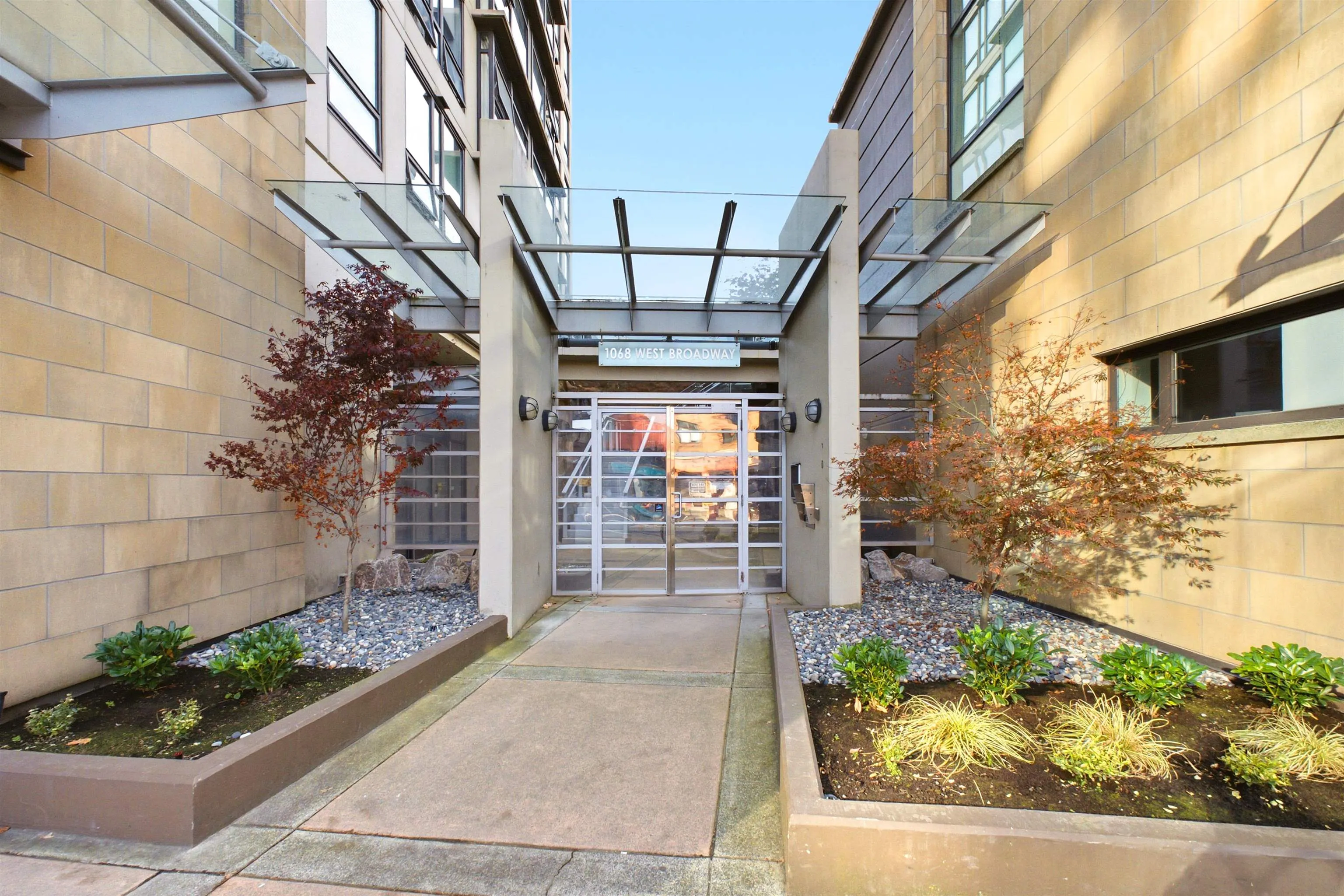 1068 W Broadway #709