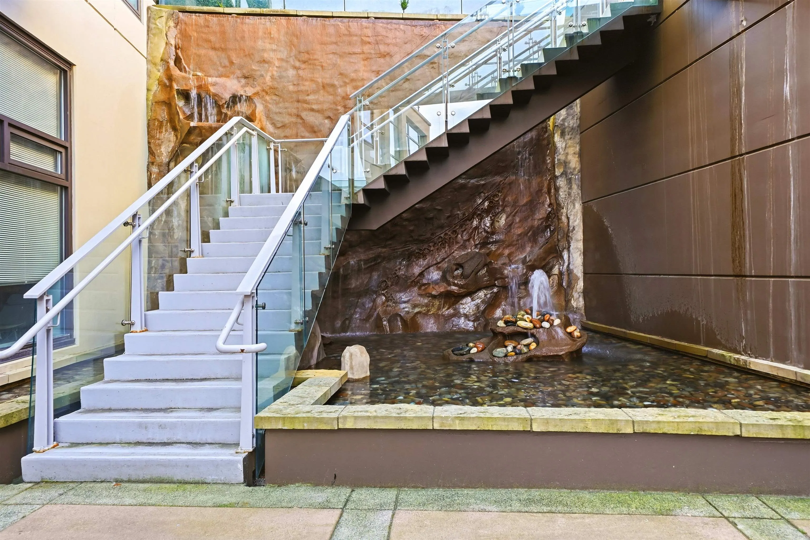 1068 W Broadway #709
