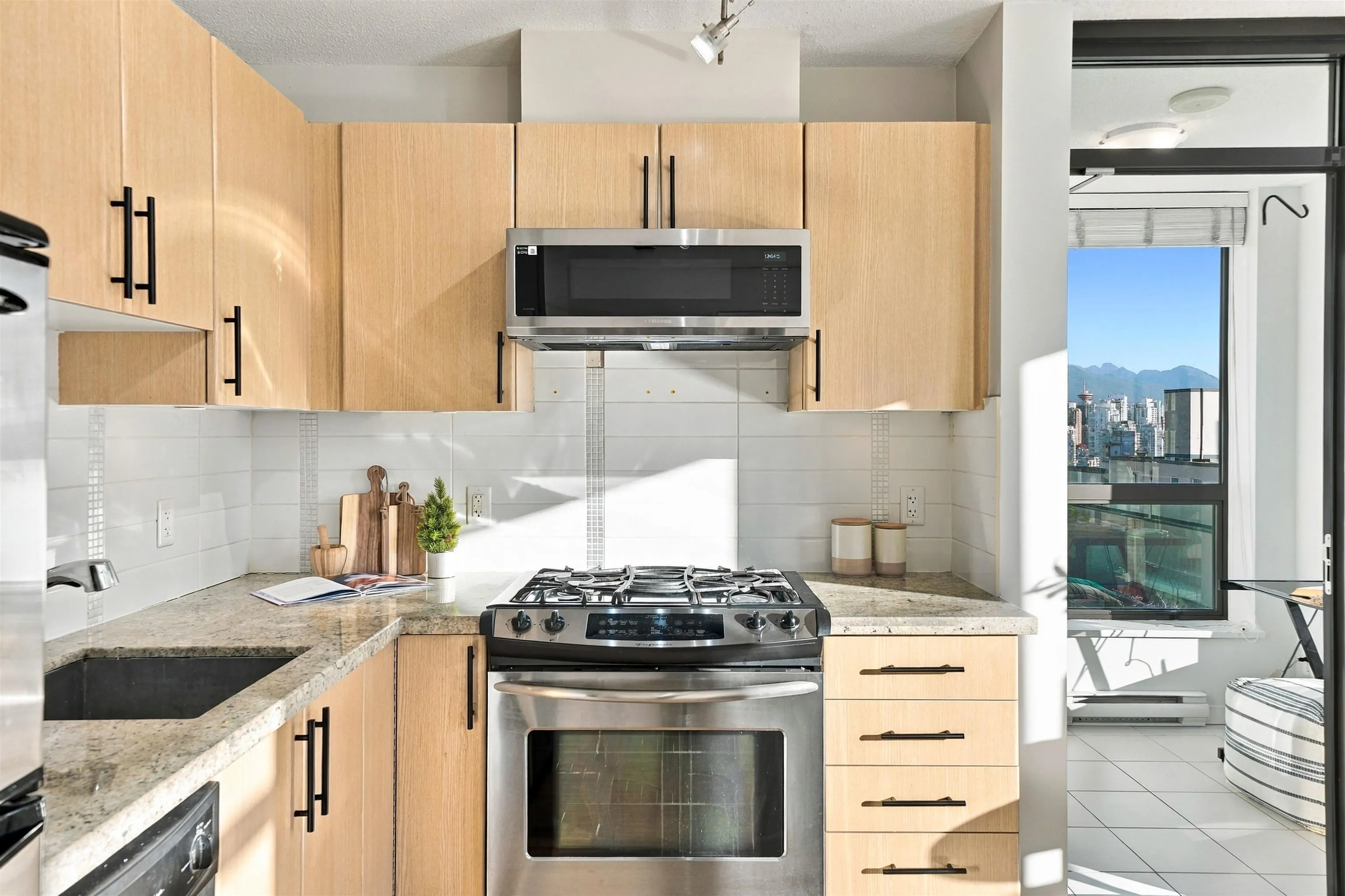 1068 W Broadway #709