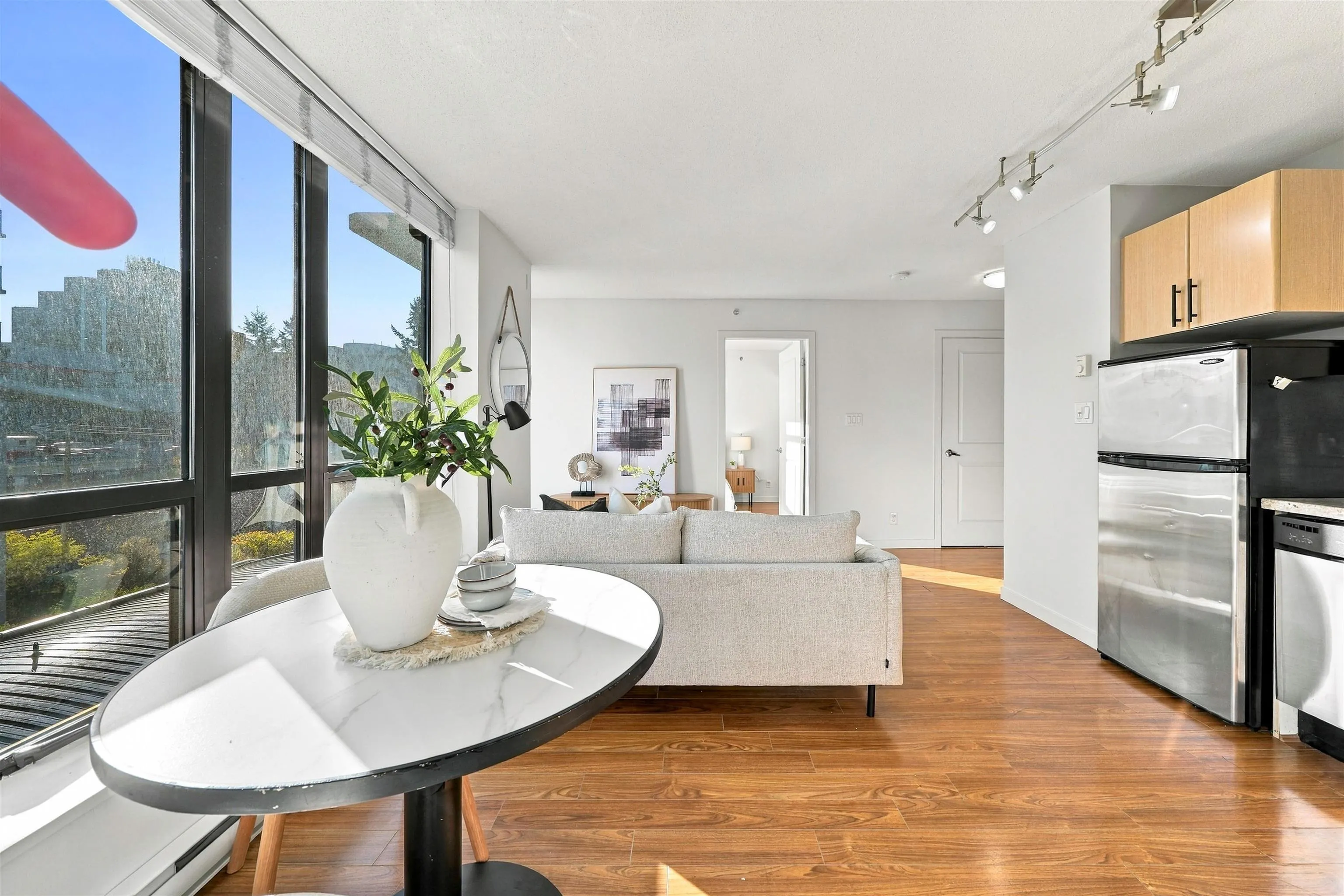 1068 W Broadway #709