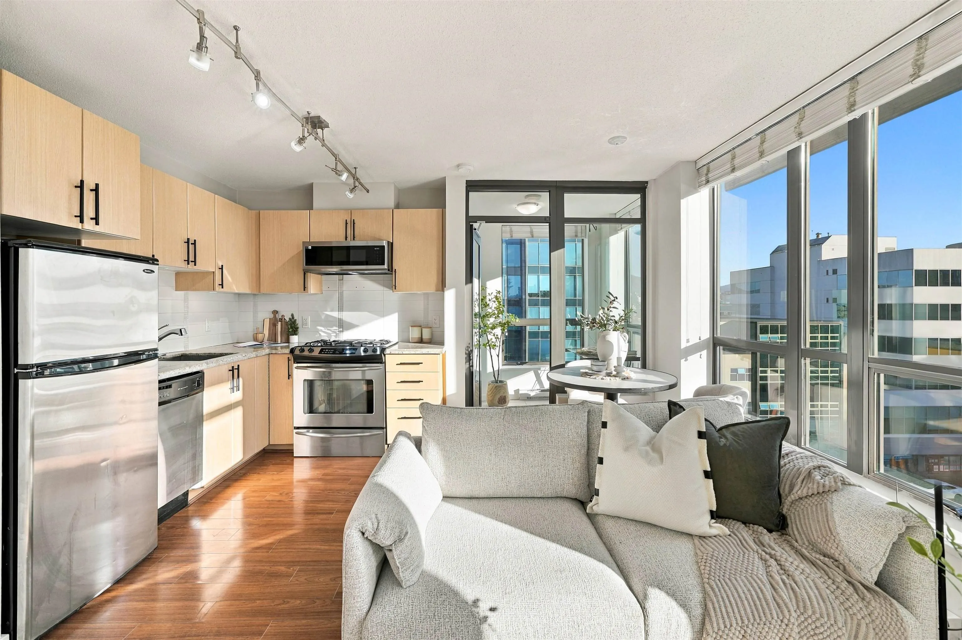 1068 W Broadway #709